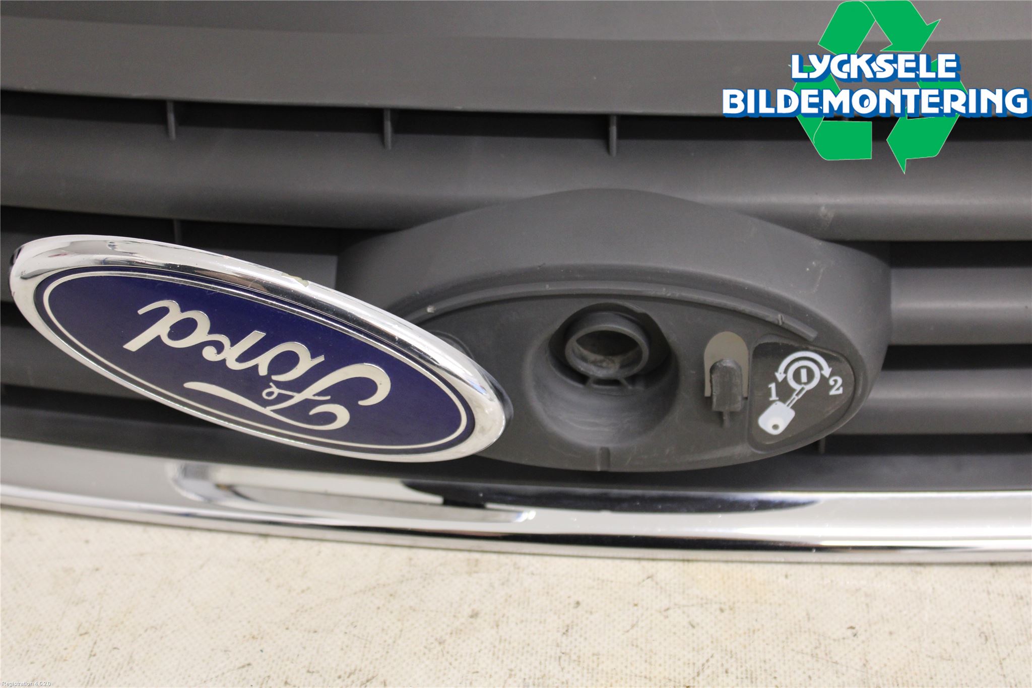 Ford KUGA 08-12 Grill Komp