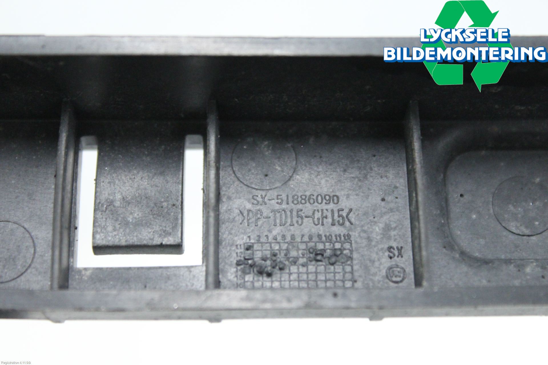 Fiat 500L 13-19 Stötfångarfäste Bak Vä