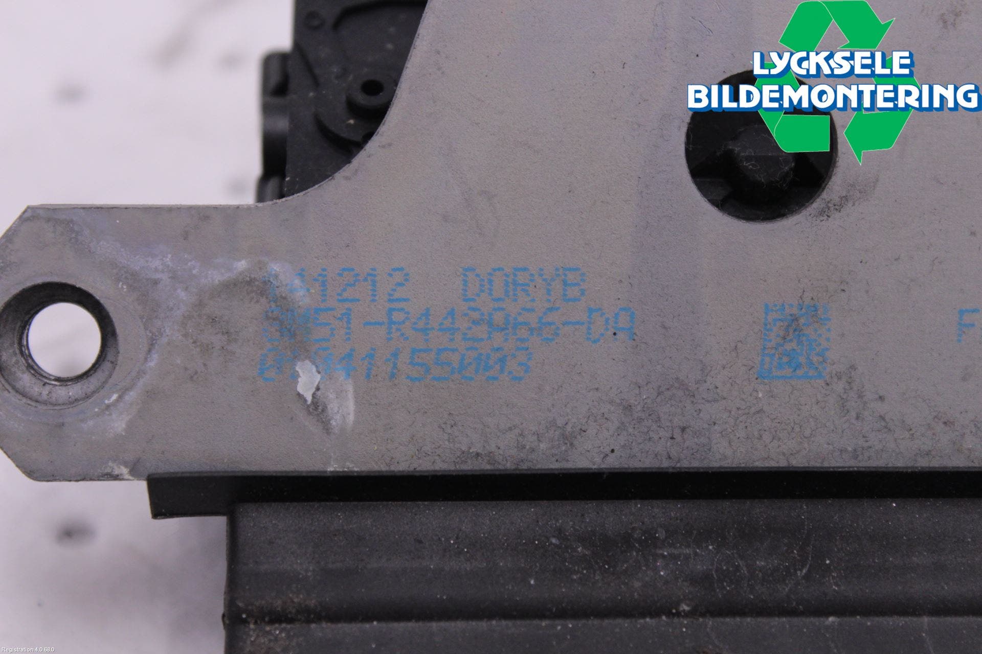 Ford FOCUS 11-14 Låskista Baklucka