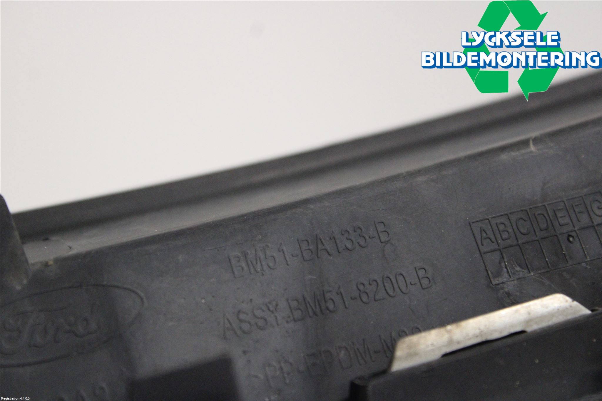 Ford FOCUS 11-14 Grill Komp