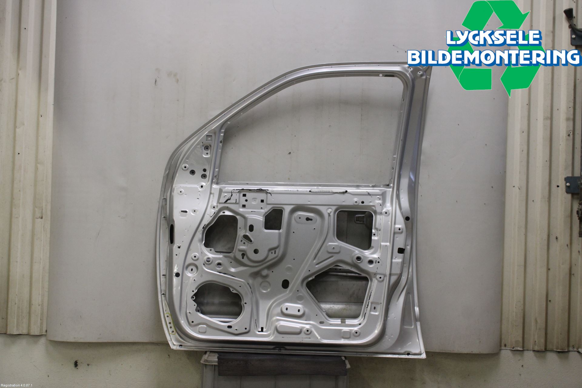 Nissan NAVARA 05-16 Dörr Fram Höger