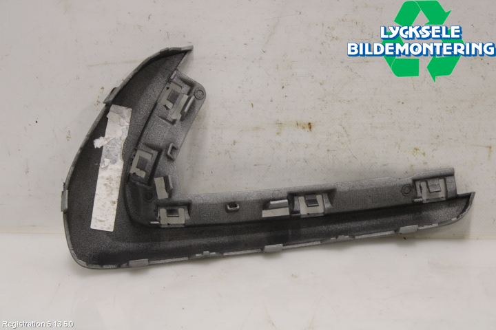 Volvo XC70 14-16 Dimljussarg Fram