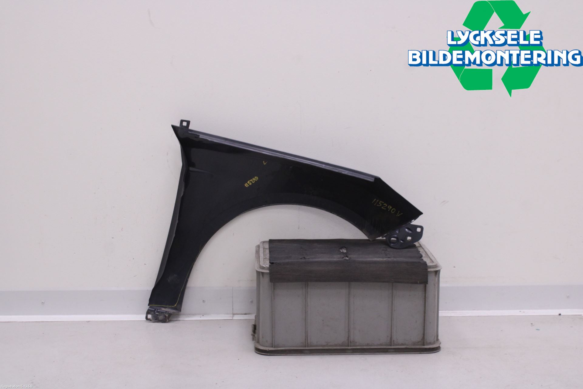 Ford FOCUS 11-14 Skärm Fram Vänster