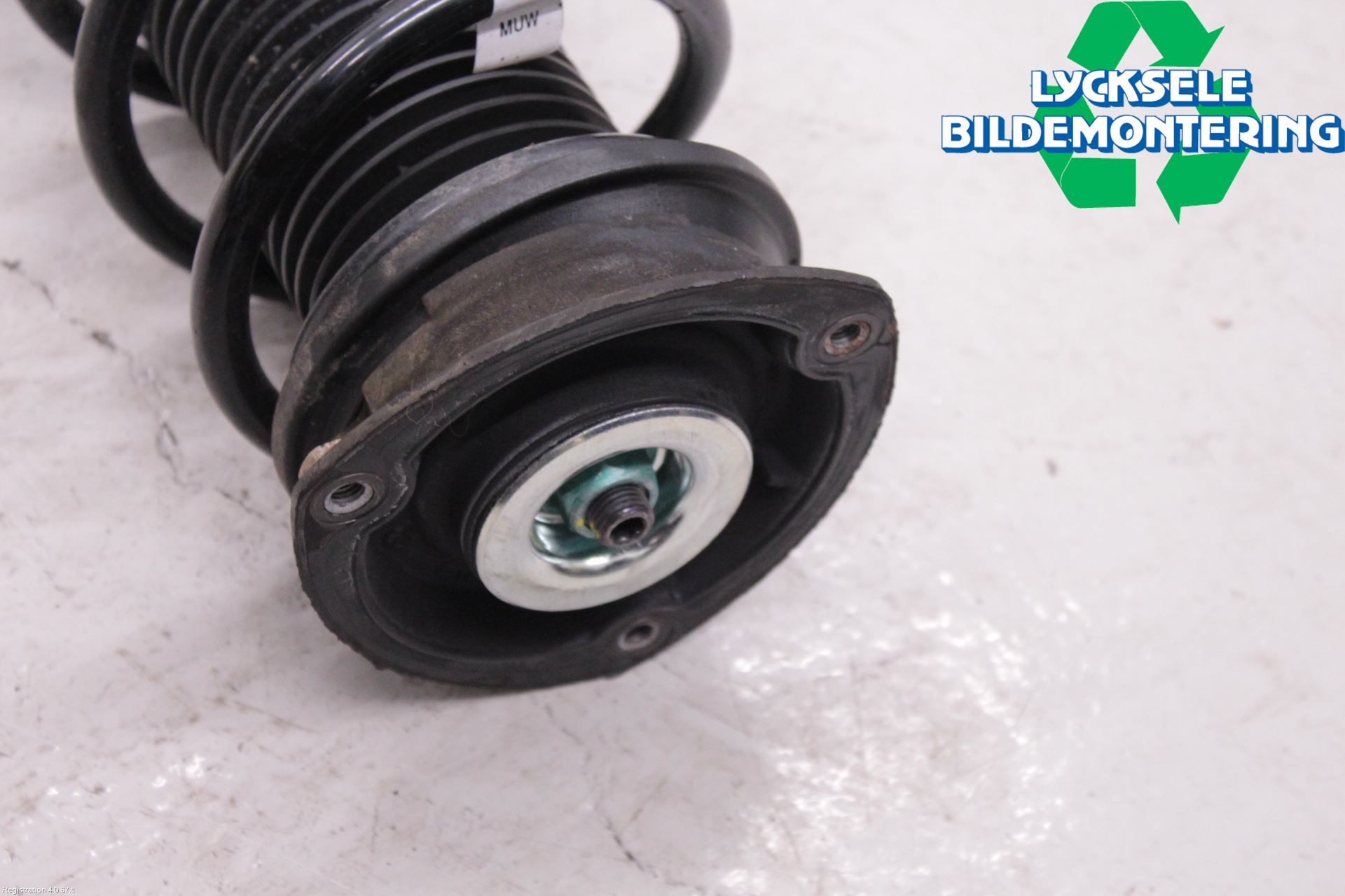 Seat ATECA 16->> Fjäderben Fram Höger