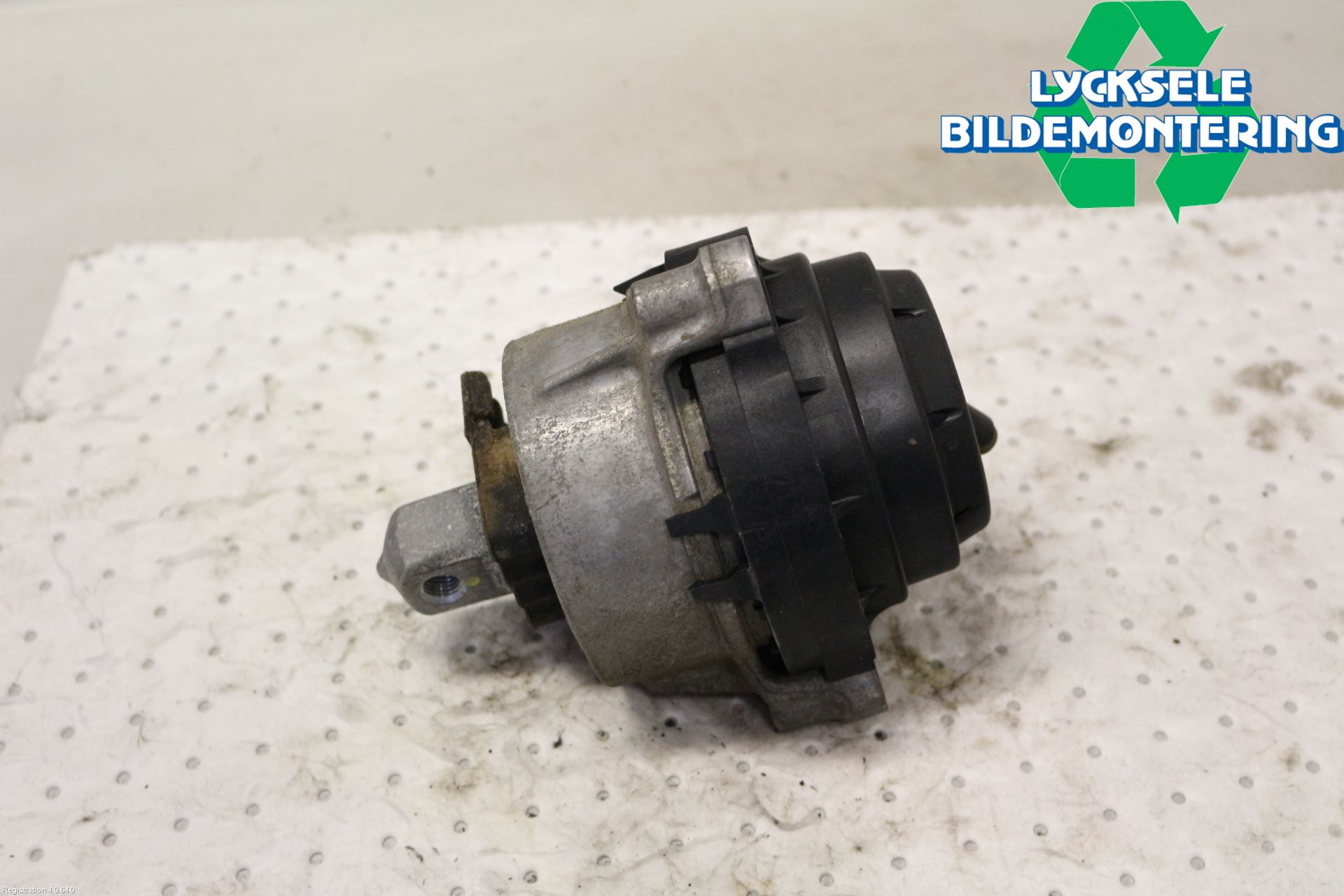 BMW 5 G30/G31/F90 17-23 Motorfäste