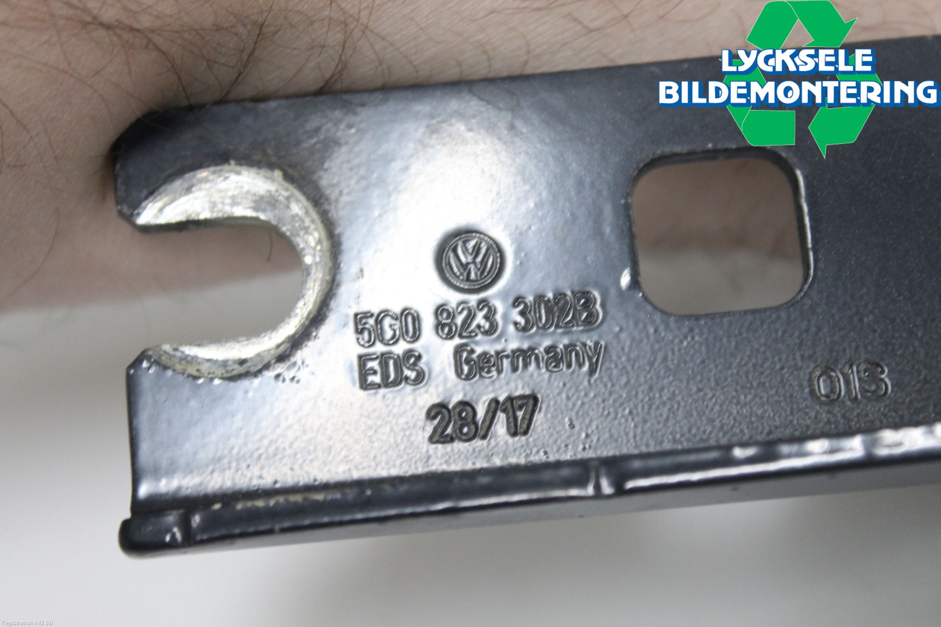 Volkswagen VW GOLF / E-GOLF VII 13-20 Huvgångjärn