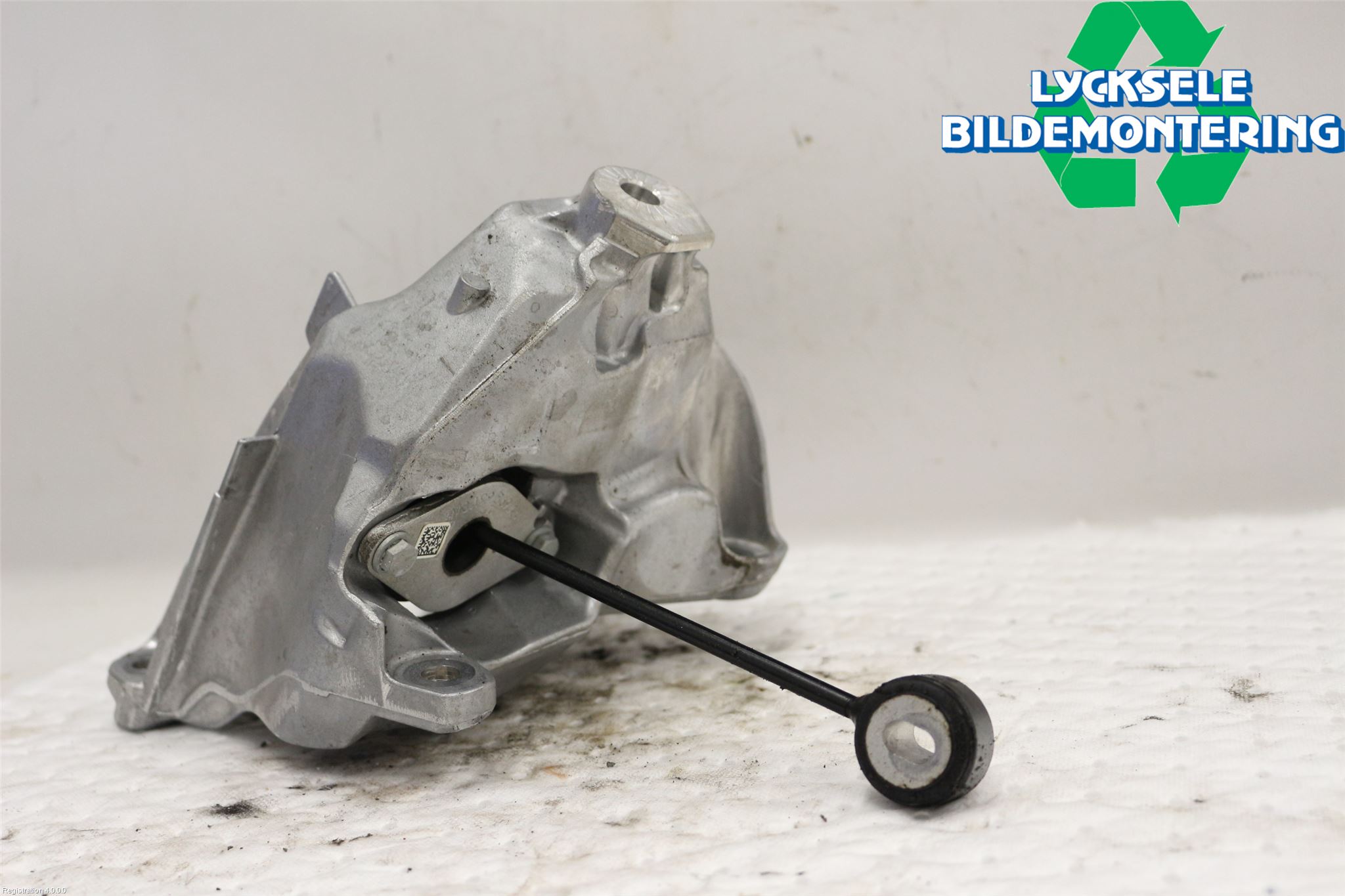 Audi A6 F2/C8 19- Motorfäste