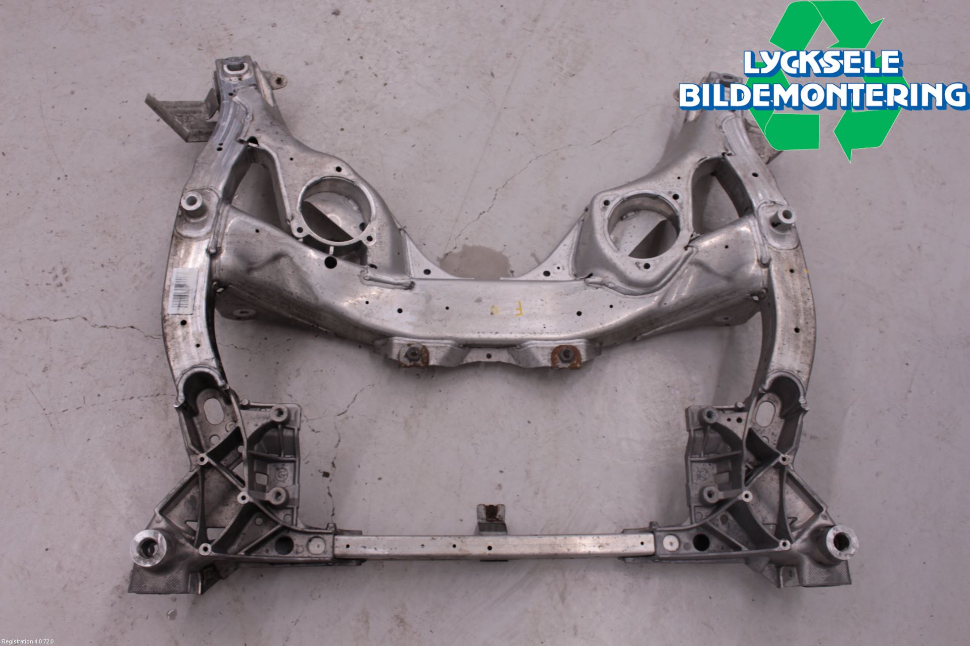 BMW 5 F10/F11/F18 09-17 Framvagnsbalk