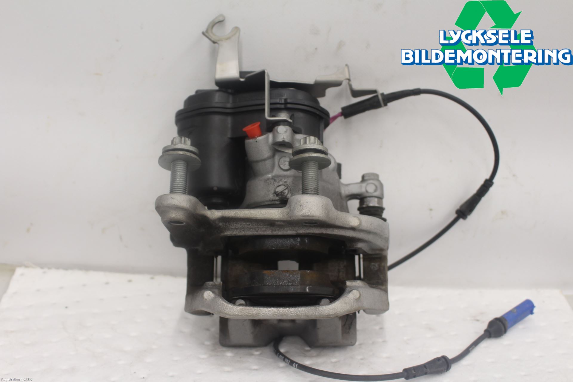 BMW 5 G30/G31/F90 17-23 Bromsok Bak Höger
