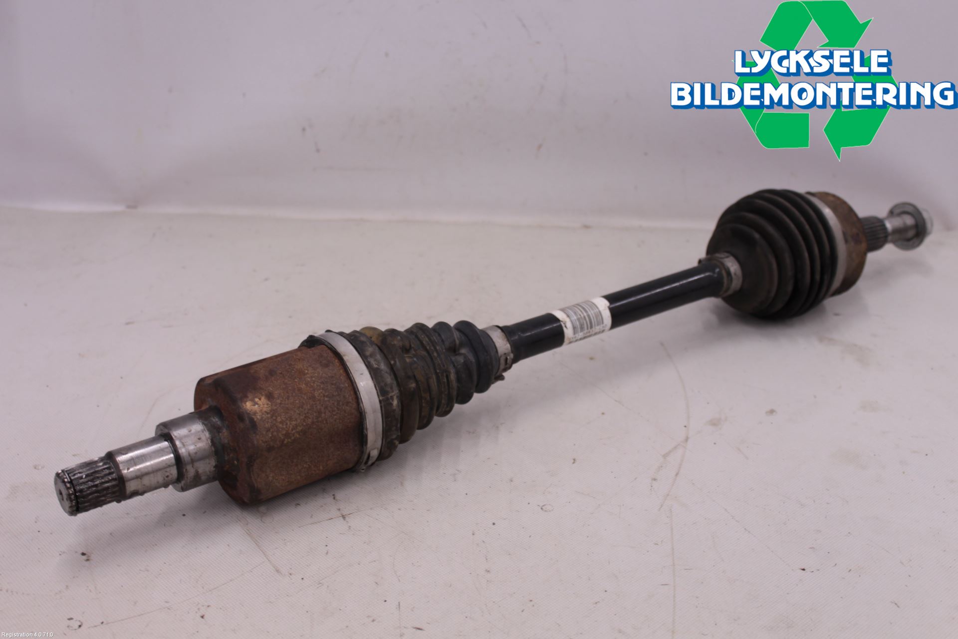 Ford FOCUS 19- Drivaxel Fram Vänster