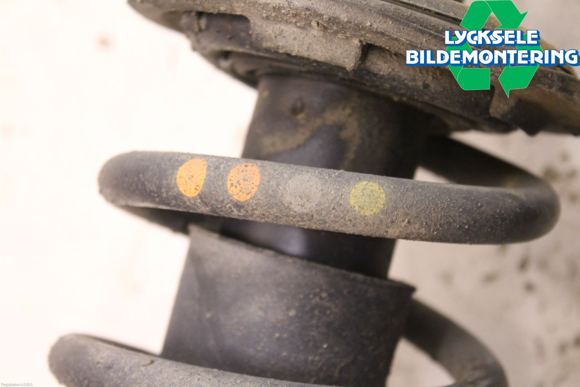 Audi Q5 09-16 Fjäderben Fram Vänster