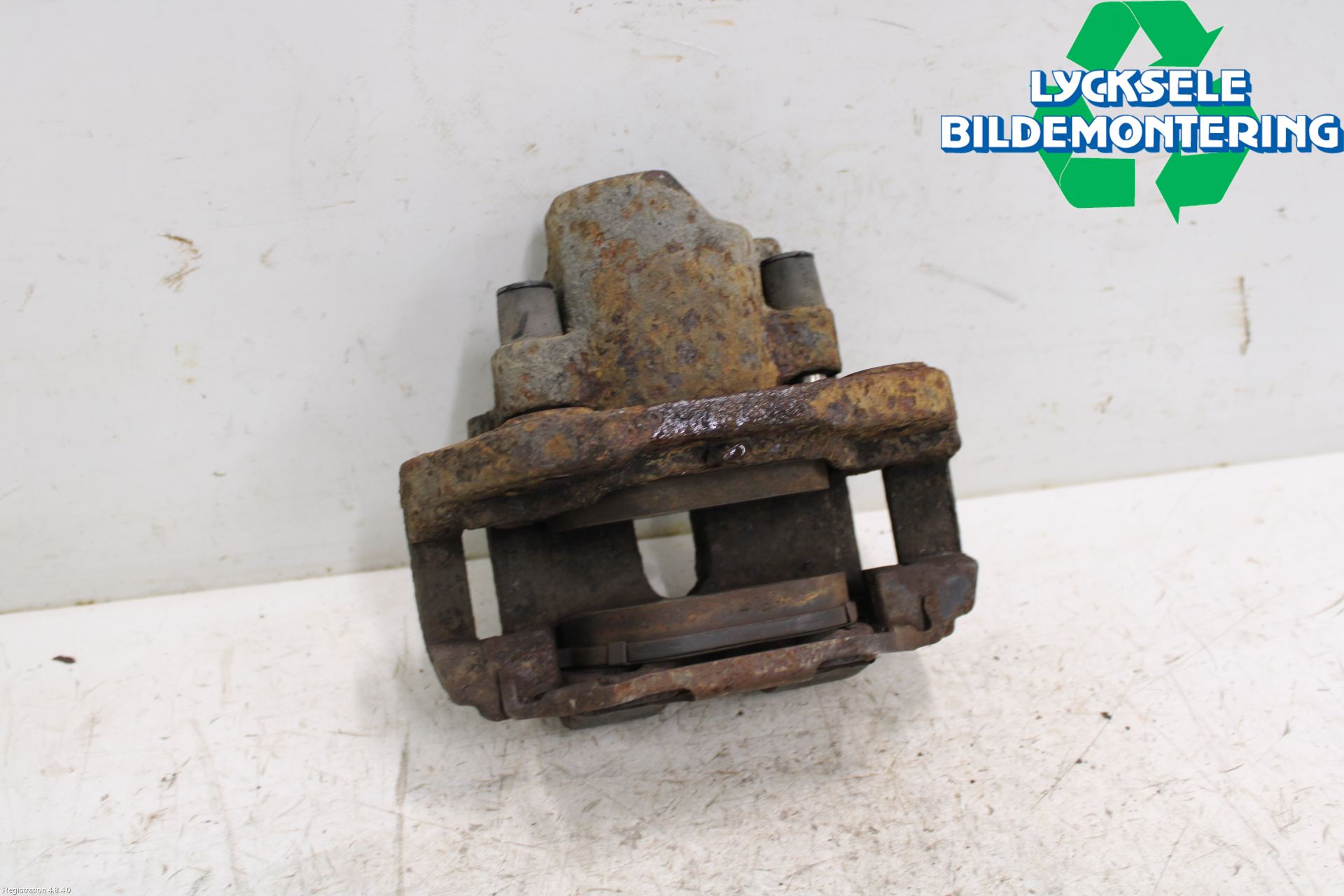 BMW 7 E38      93-01 Bromsok Fram Vänster