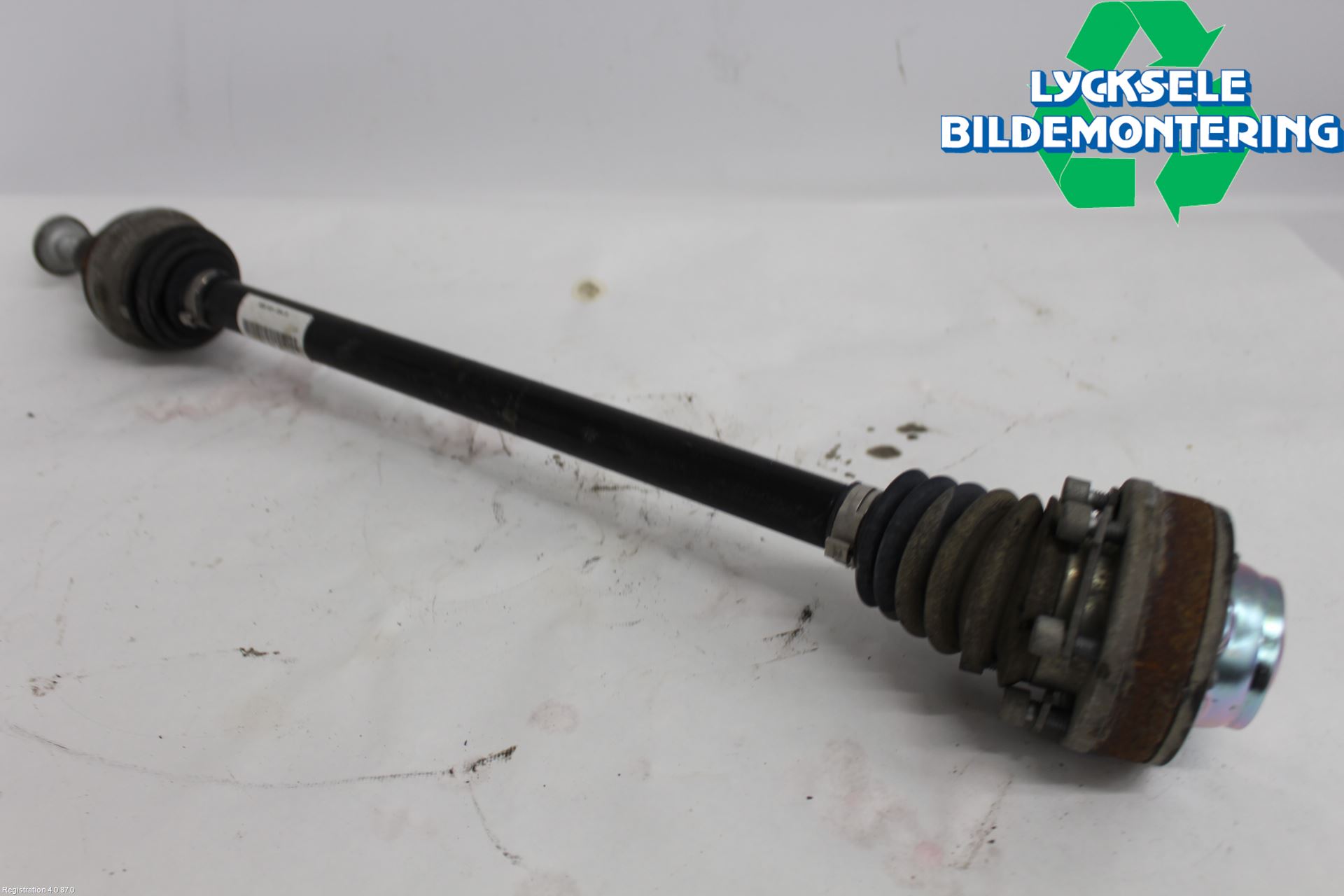 Volkswagen VW TIGUAN 16-24 Drivaxel Bak Höger