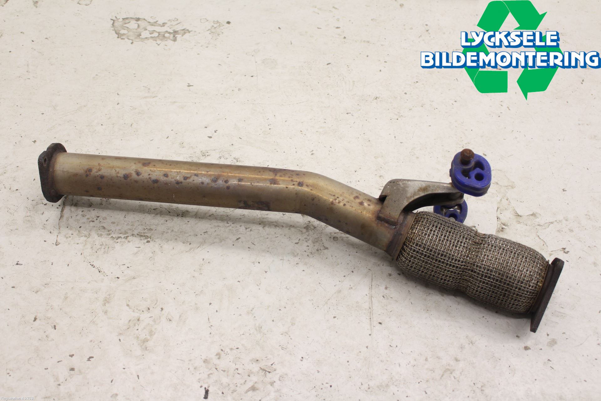 Volvo V90 17->> Avgas Främre Rör