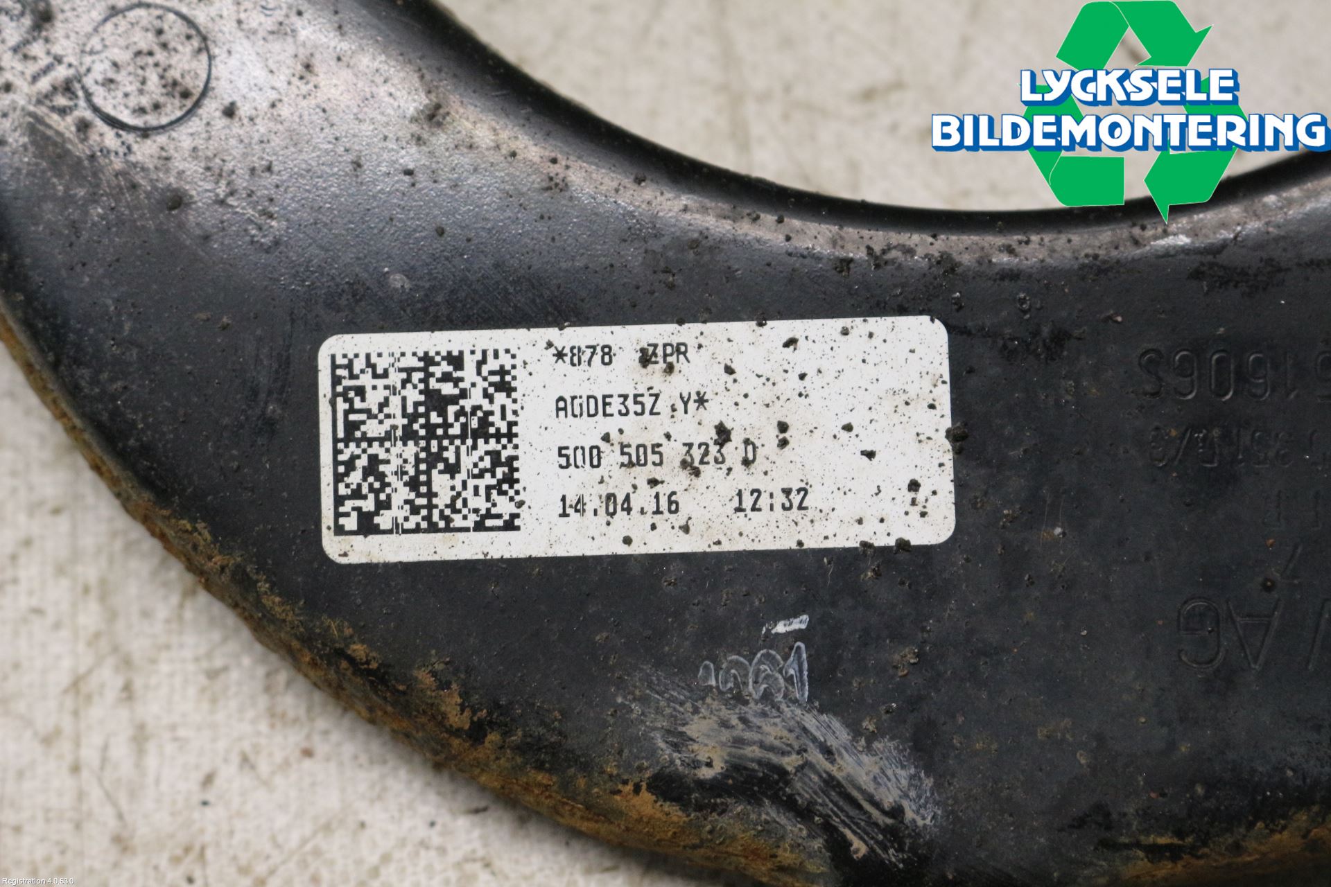 Volkswagen VW PASSAT 15-19 Bärarm Bak Vänster