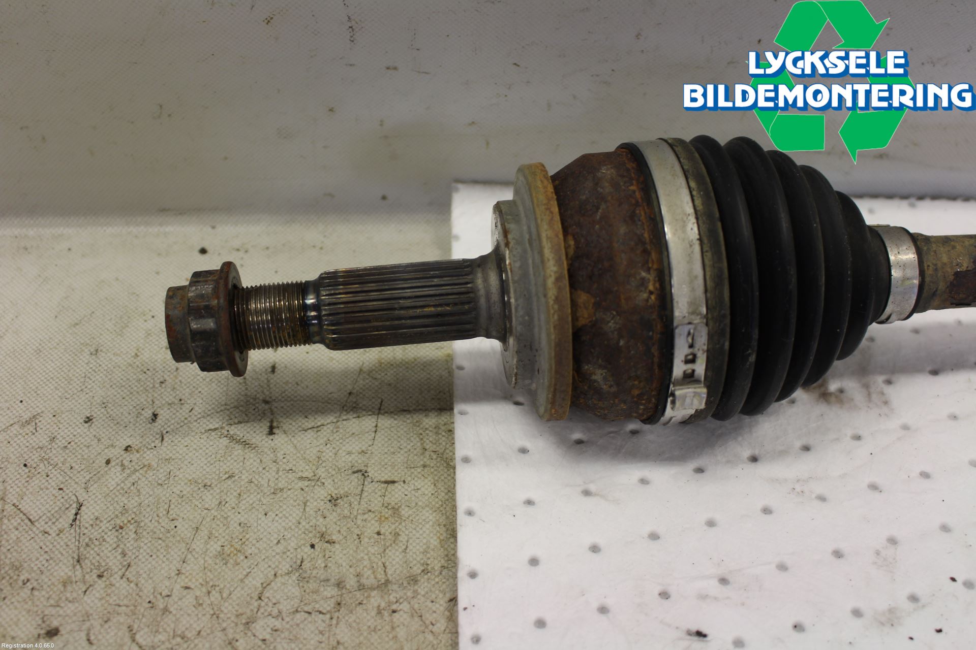 Toyota AURIS 13-19 Drivaxel Fram Vänster
