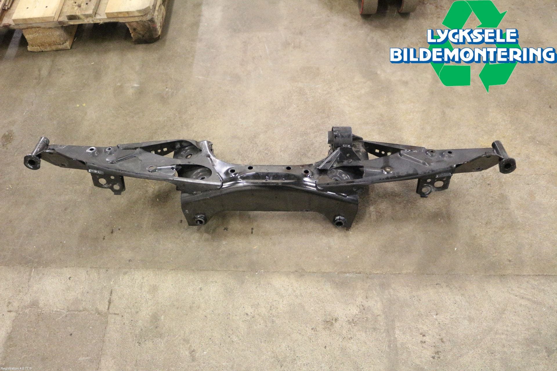 BMW X1 F48 15-22 Bakaxelbalk