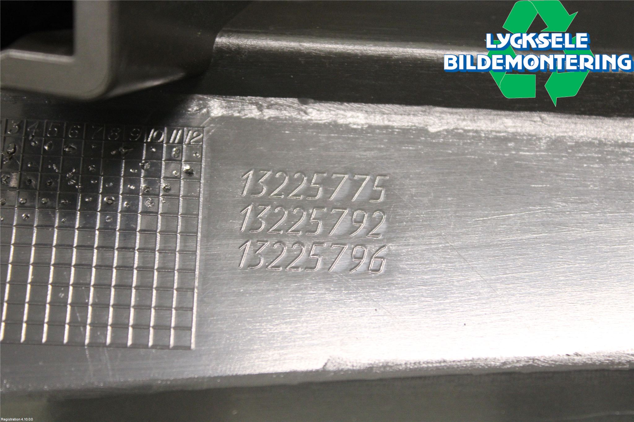 Opel ASTRA J 10-15 Grill Komp