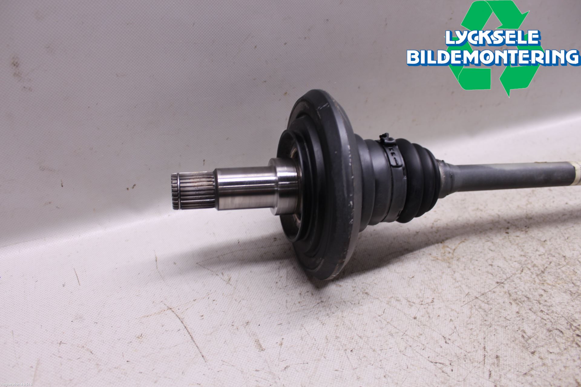 Mercedes-Benz MB C-KLASS (W205) 14-21 Drivaxel Bak Vänster