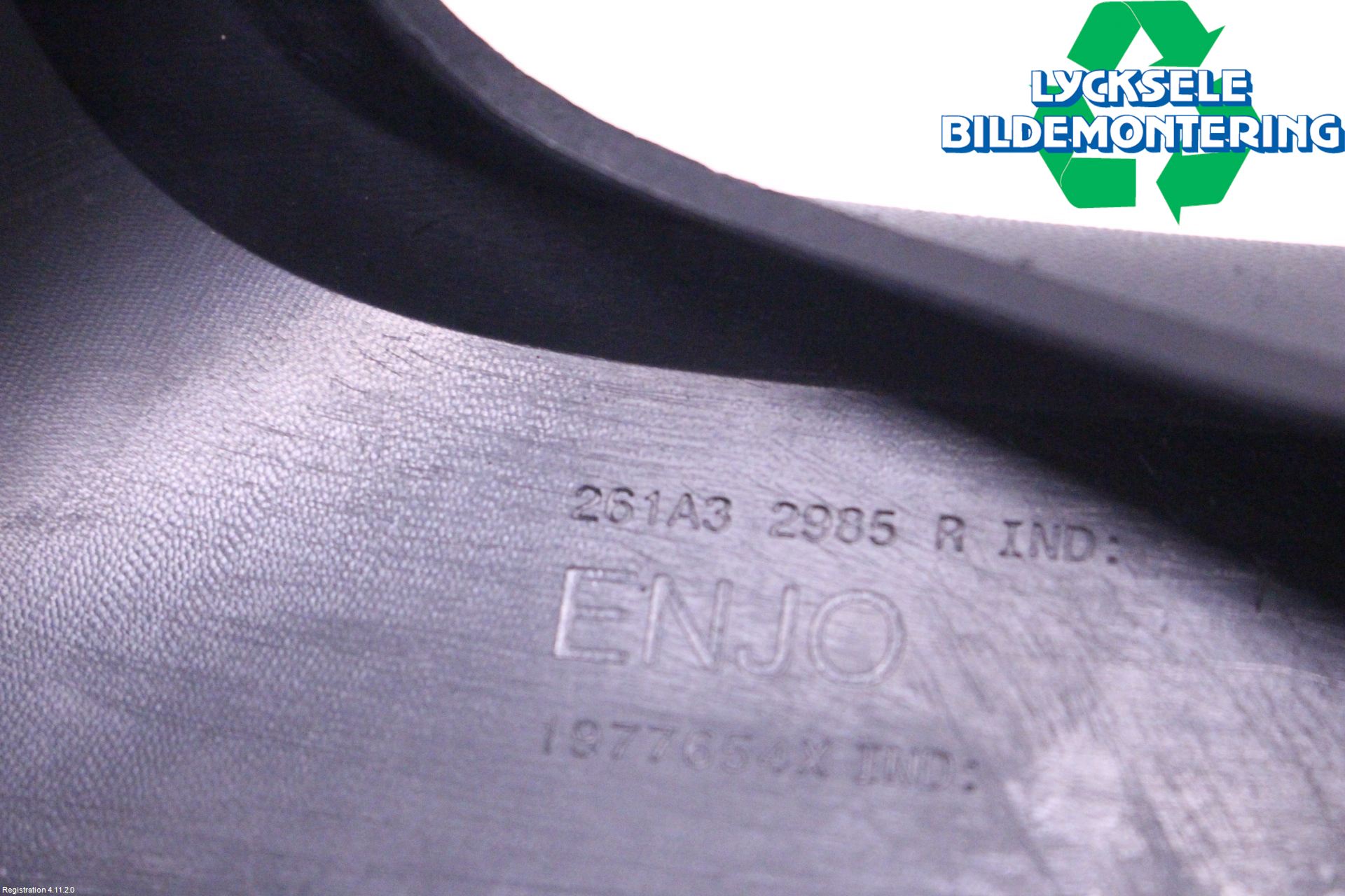 Dacia DUSTER 18-24 Dimljussarg Fram