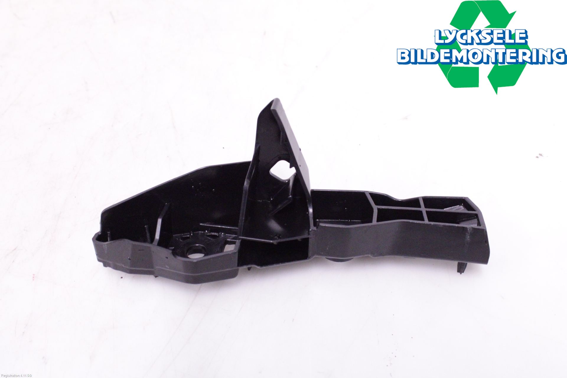 Audi Q4 E-TRON FZ 22- Skärmfäste Fram Vä