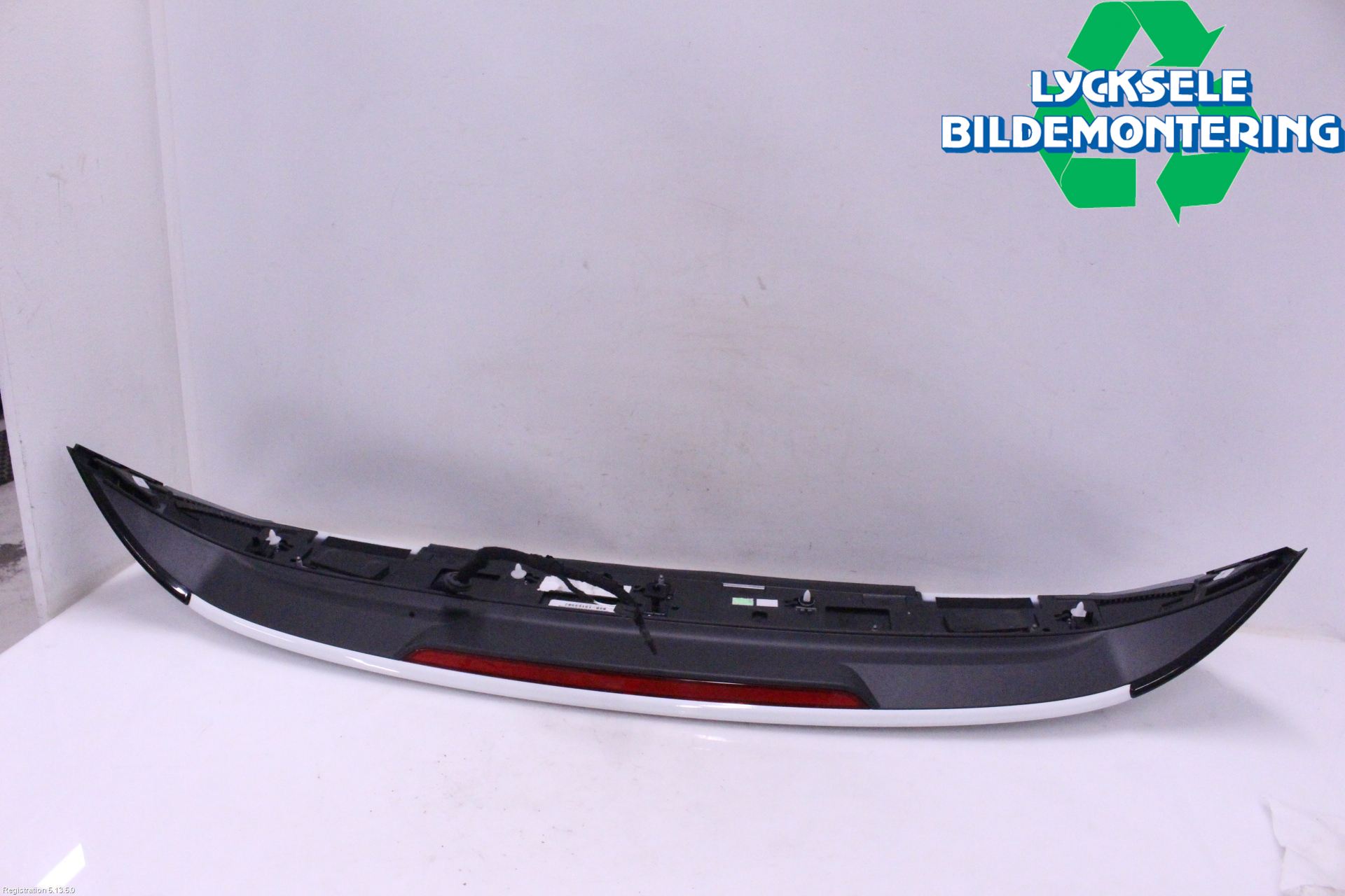 Volkswagen VW GOLF / E-GOLF VIII 20- Spoiler Baklucka