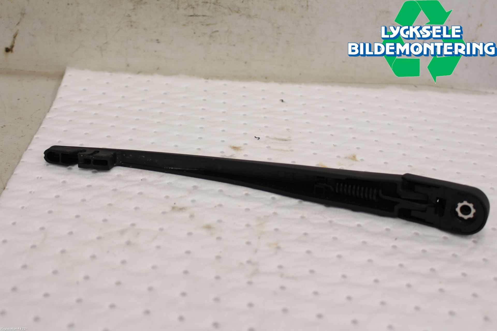 Nissan LEAF 18- Torkararm-Bakruta