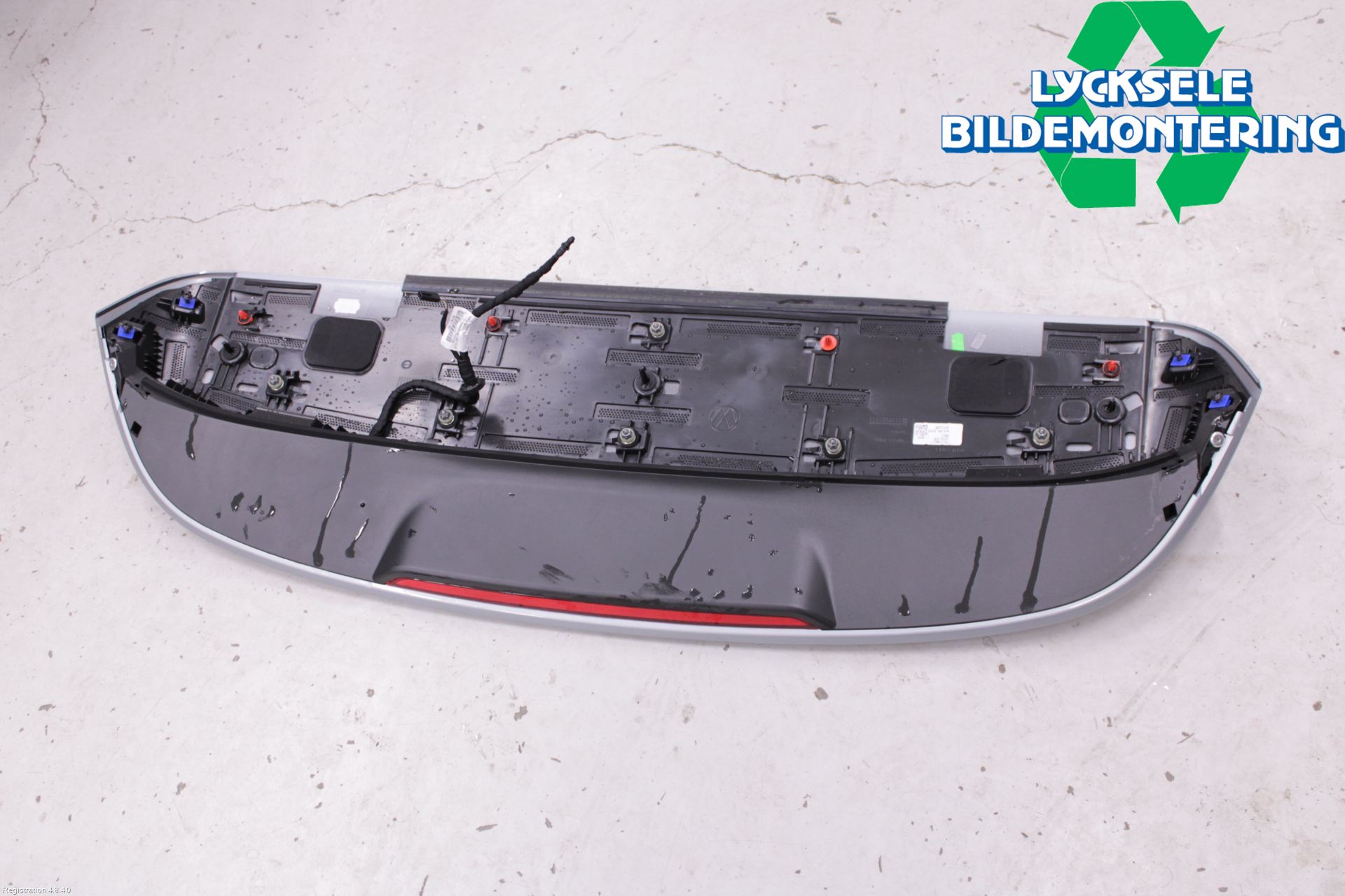 Volkswagen VW TIGUAN 24- Spoiler Baklucka