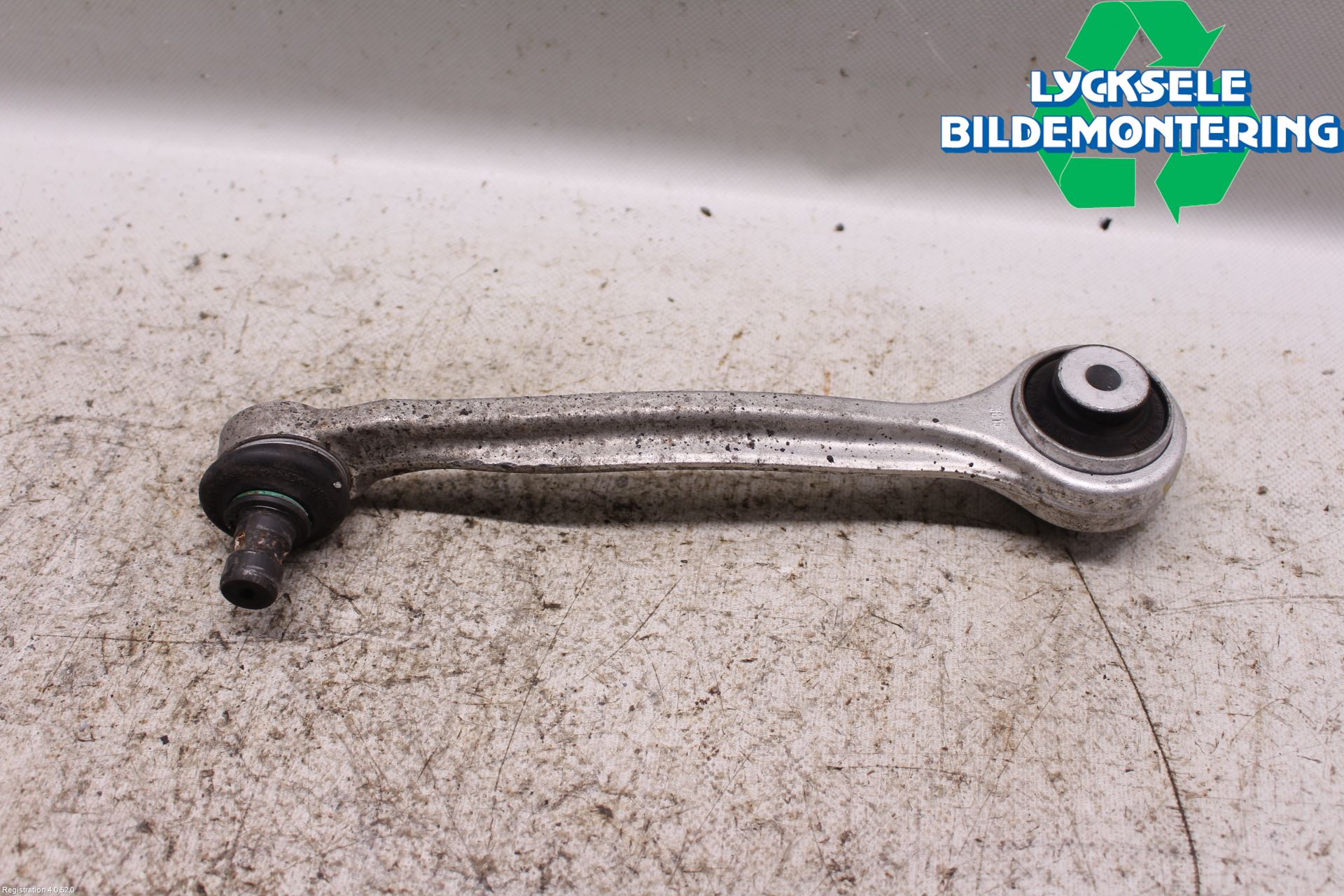 Audi A4/S4 B9 16-19 Bärarm Fram Övre Vä