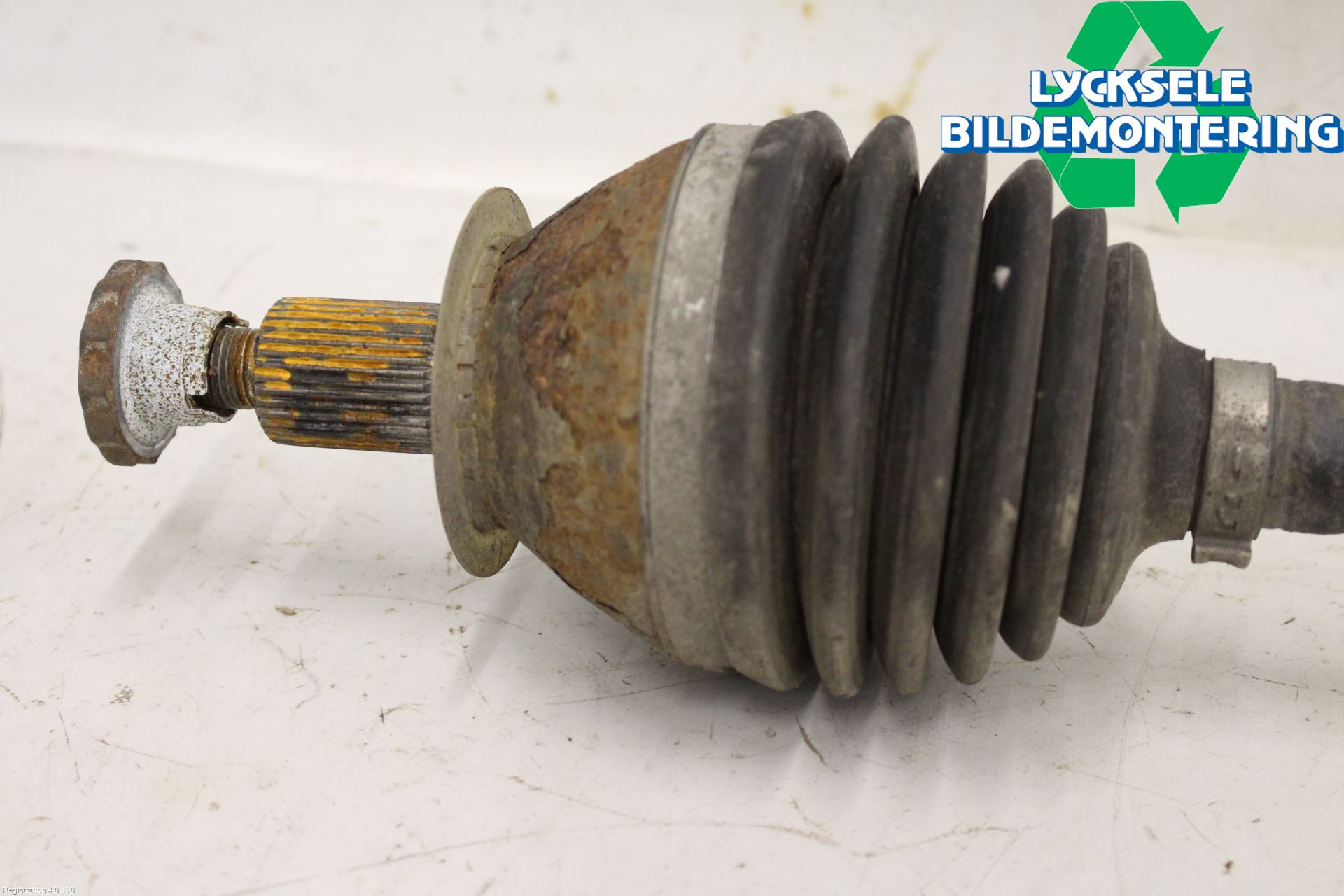 Volkswagen VW POLO VI 18->> Drivaxel Fram Vänster