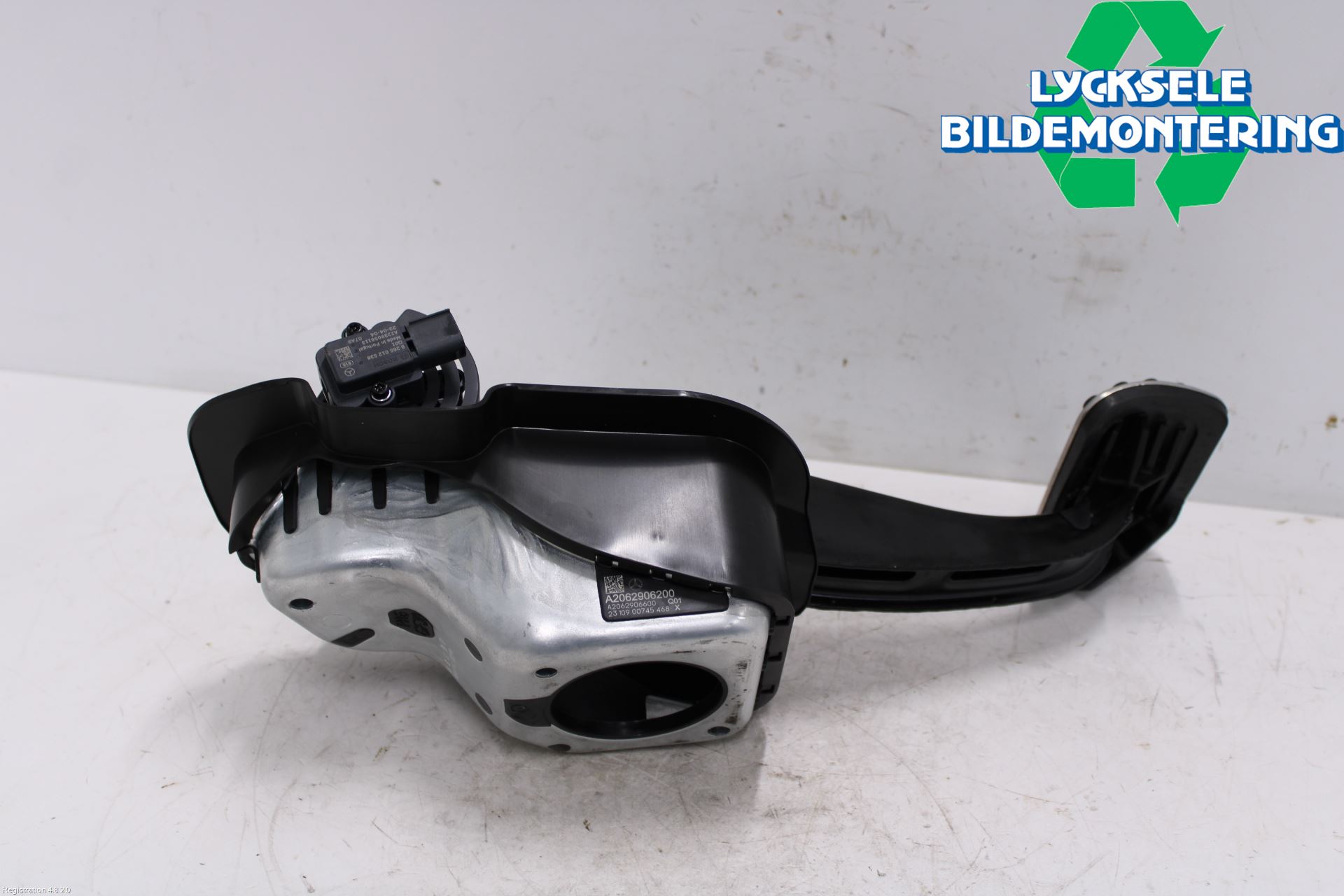 Mercedes-Benz MB C-KLASS (W206) 21- Bromspedal