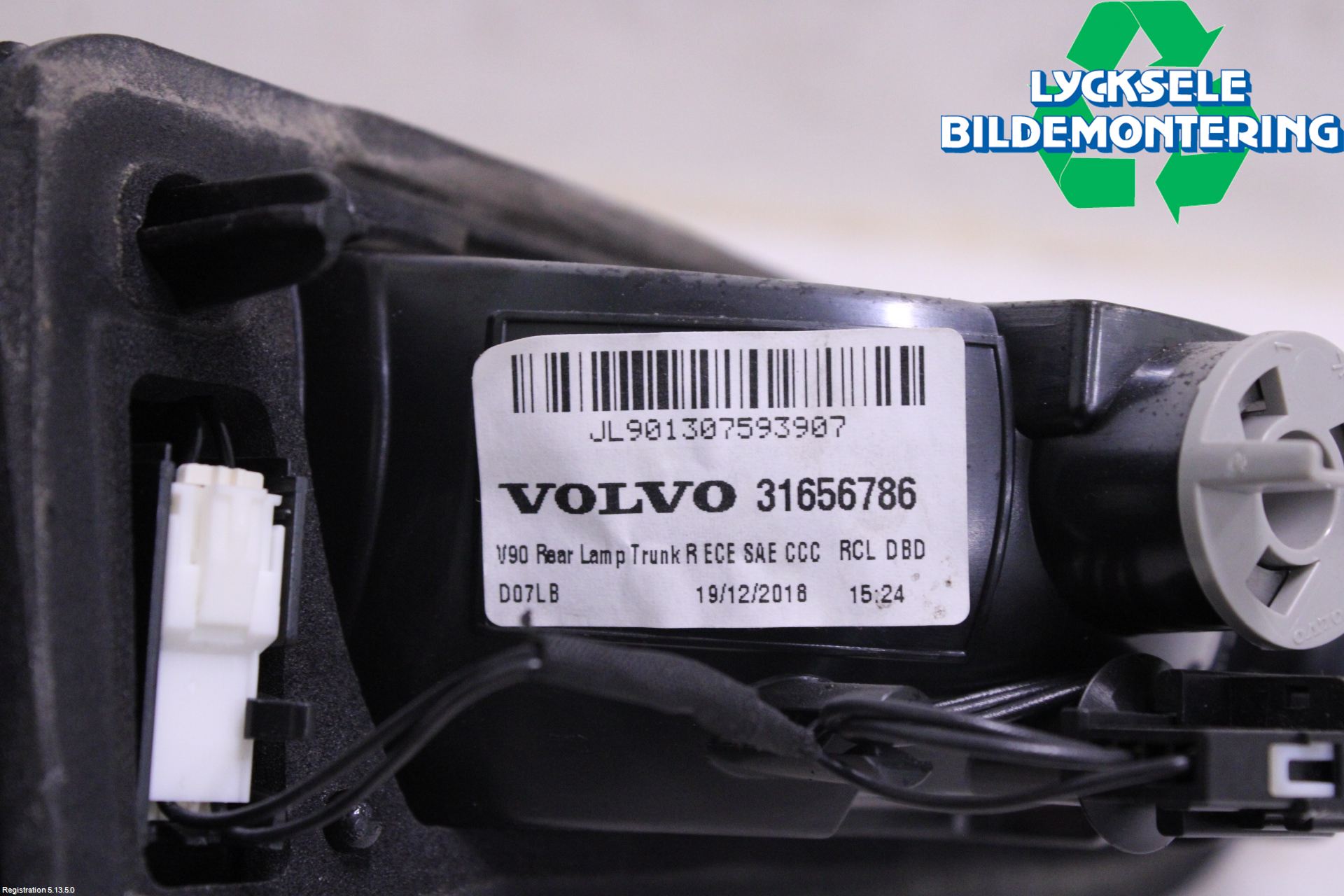 Volvo V90 17->> Bakljus Lucka Hö