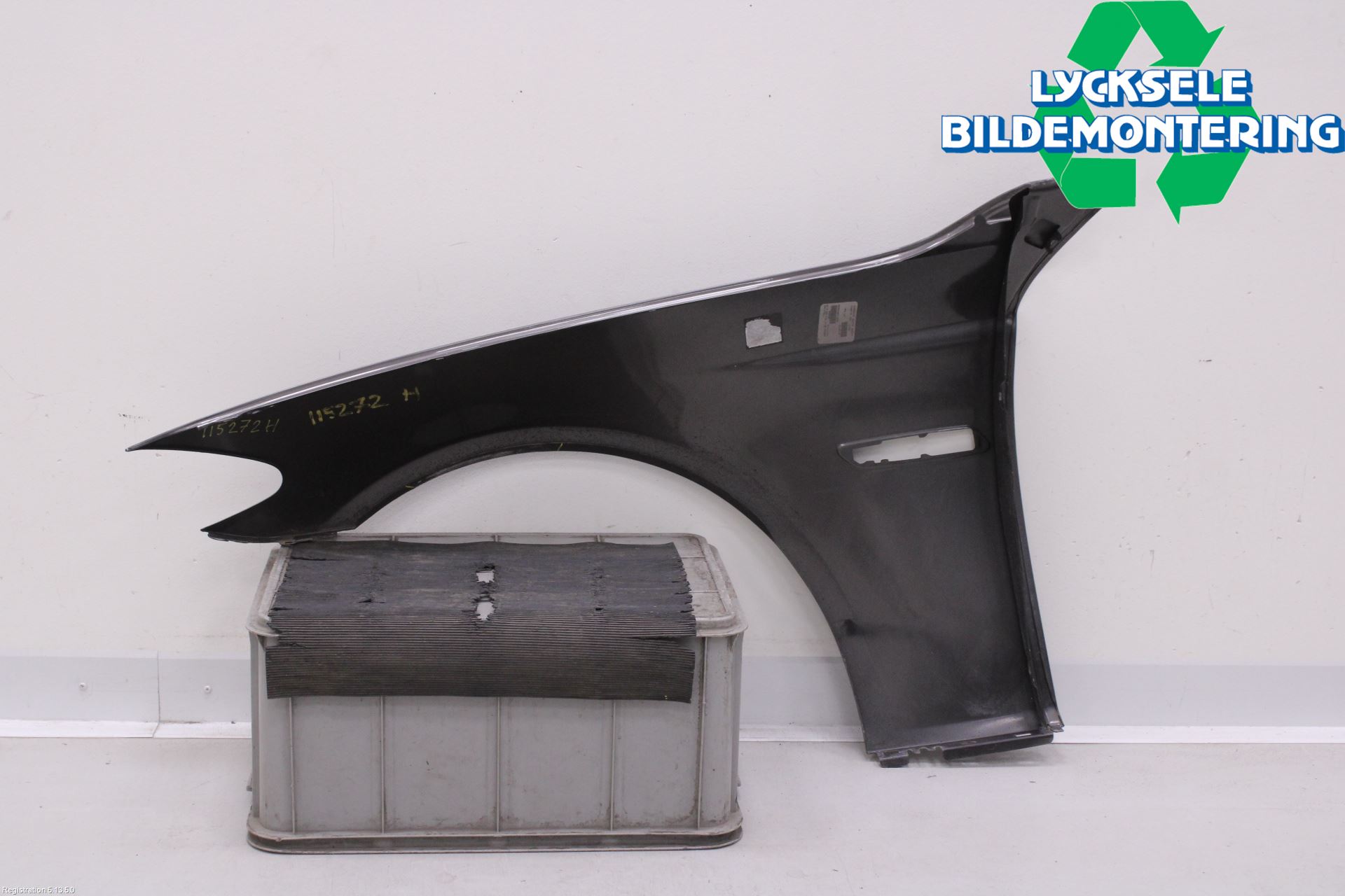 BMW 5 F10/F11/F18 09-17 Skärm Fram Höger