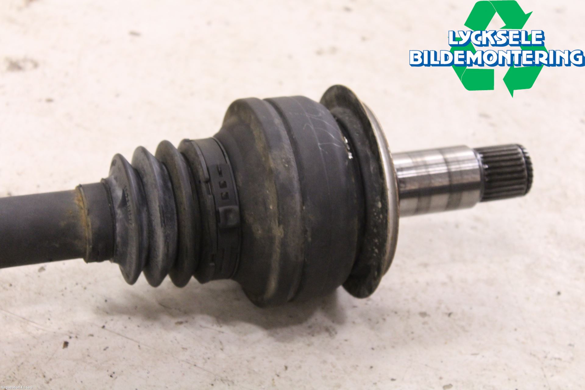Mercedes-Benz MB E-KLASS (W212) 09-16 Drivaxel Bak Höger