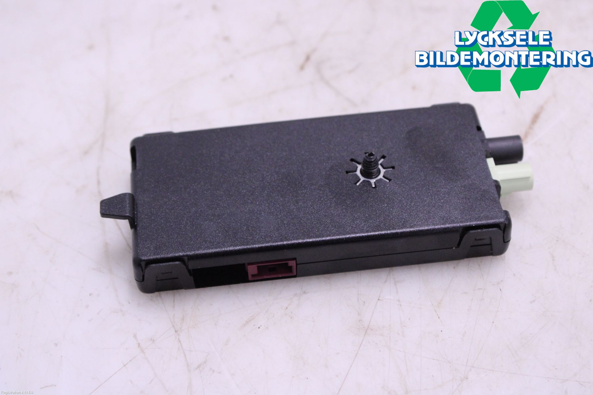 BMW 5 G30/G31/F90 17-23 Antennförstärkare