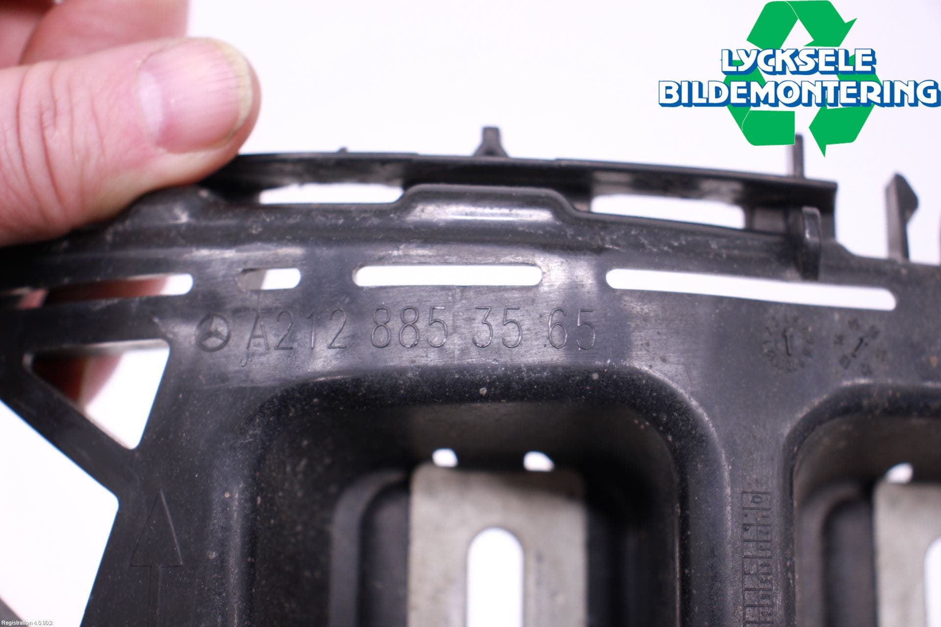 Mercedes-Benz MB E-KLASS (W212) 09-16 Stötfångarfäste Bak Vä