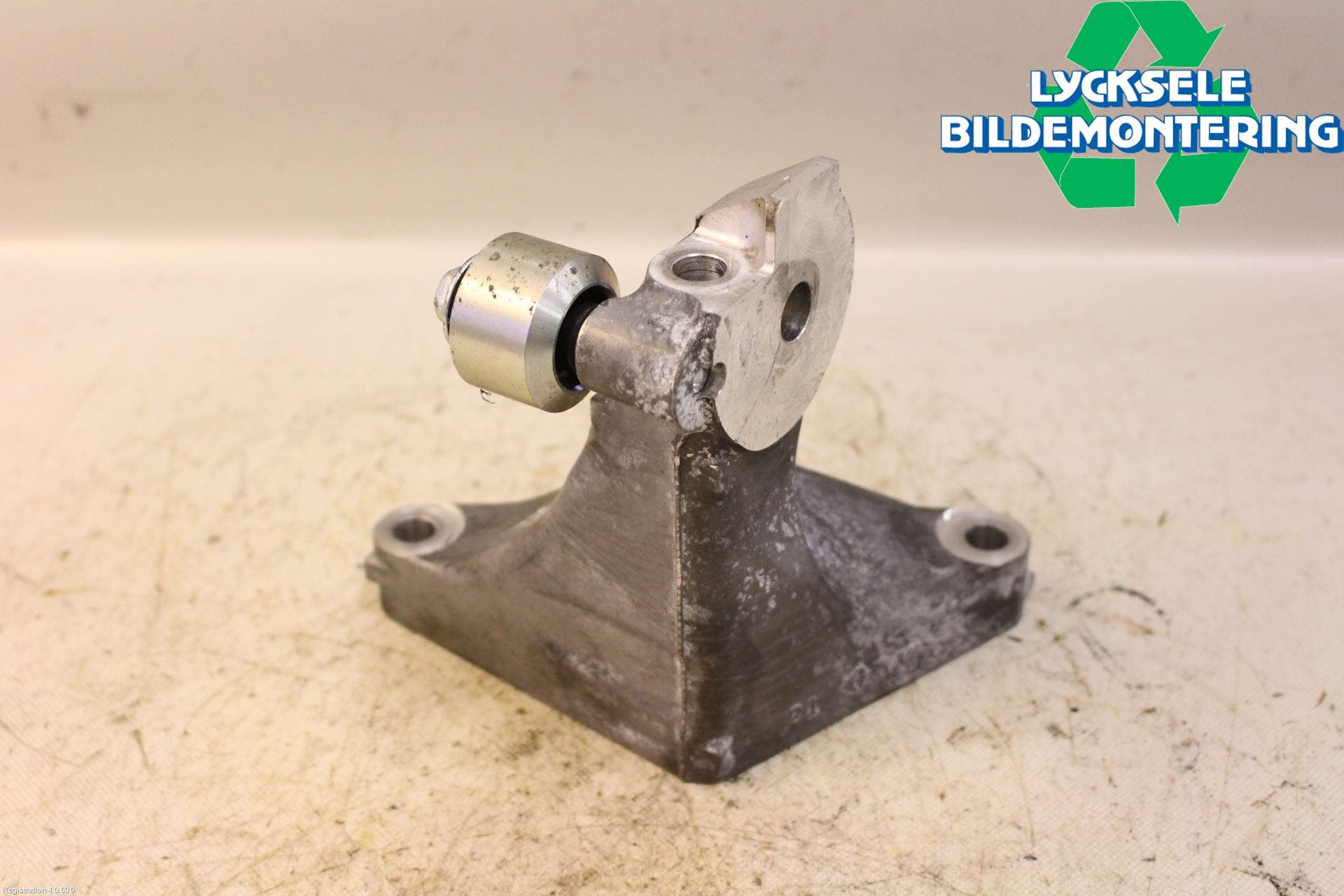 Subaru OUTBACK 15-20 Växellådsfäste