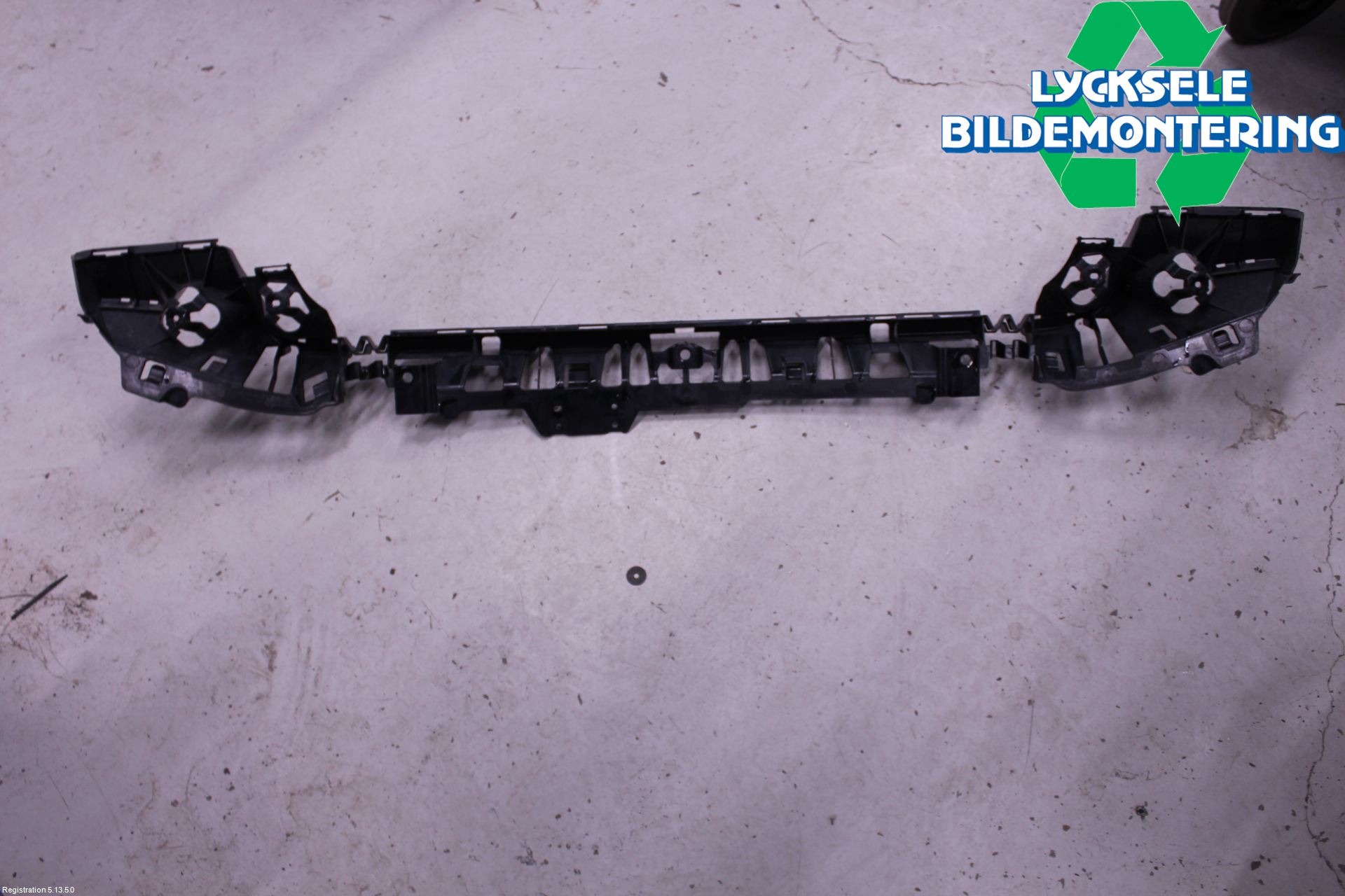 BMW 1 F20/F21 11-19 Stötfångardel Bak Mitt