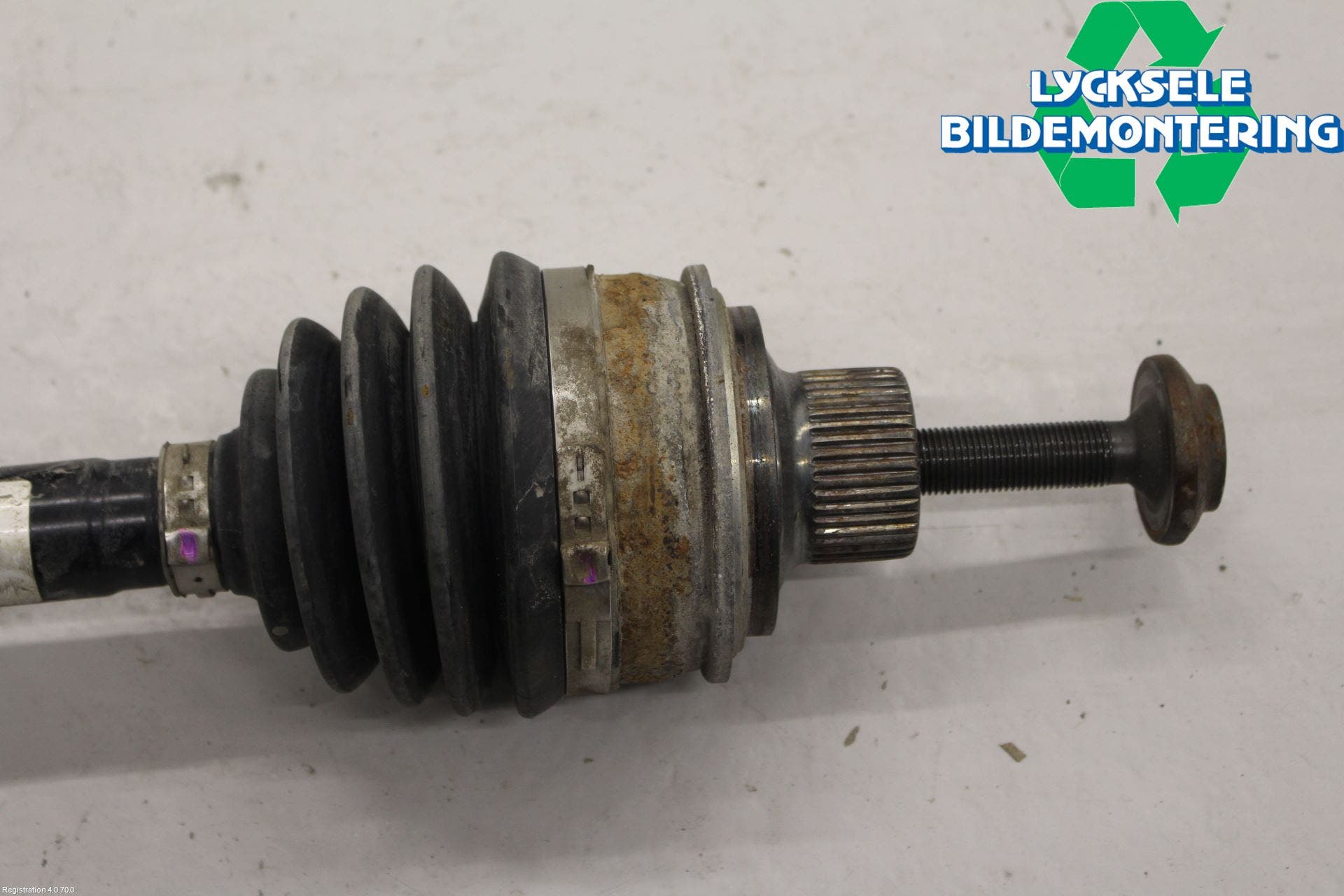 Audi A6 F2/C8 19- Drivaxel Fram Höger