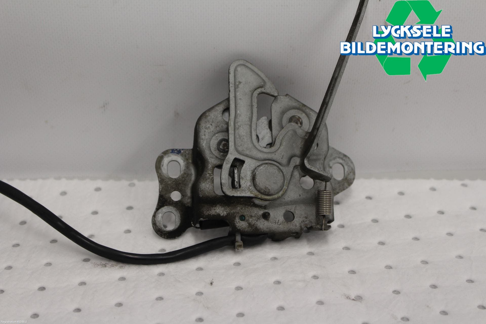 Suzuki SX4 S-CROSS 14-21 Huvlås