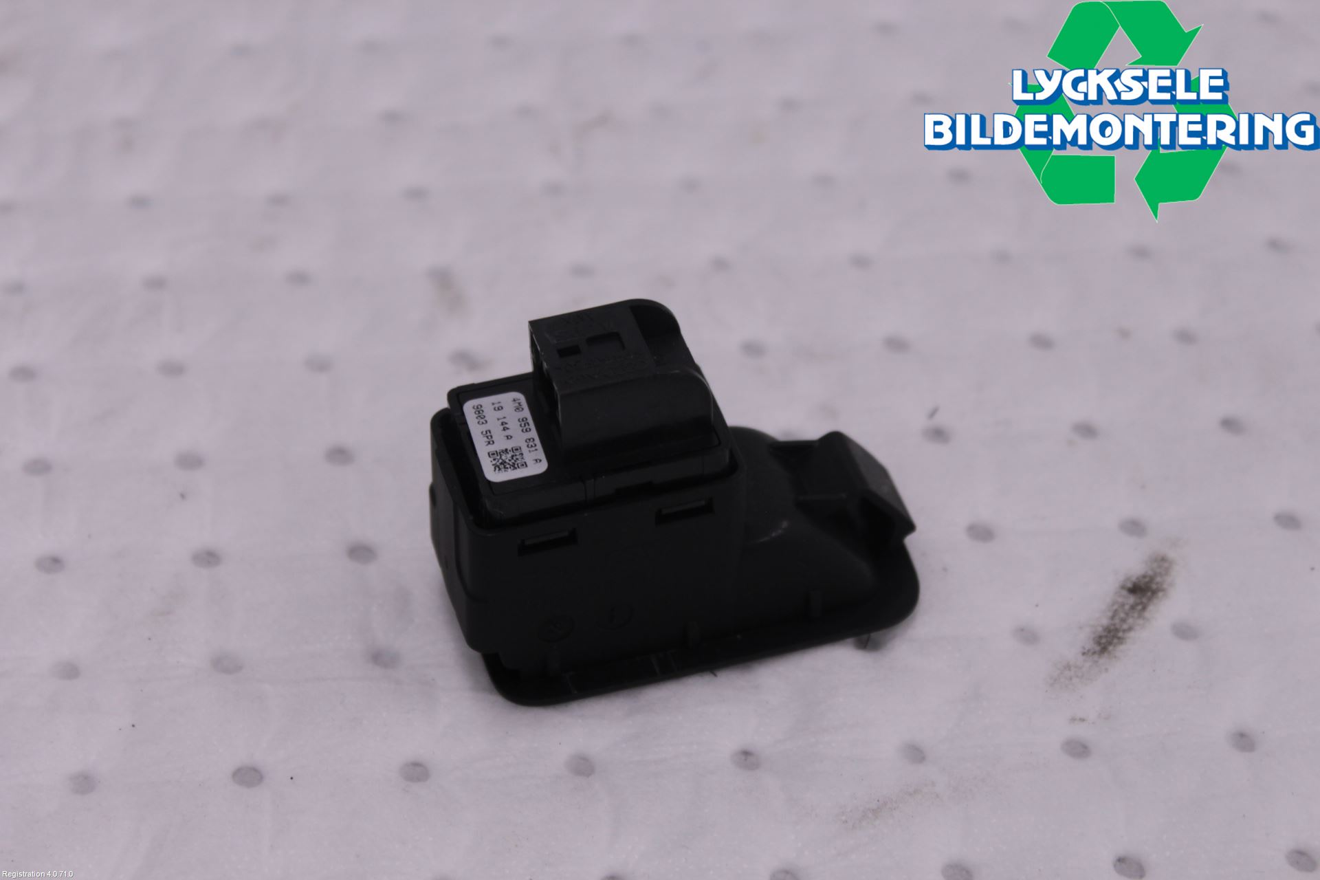 Audi A4/S4 B9 20- Strömställare Baklucka