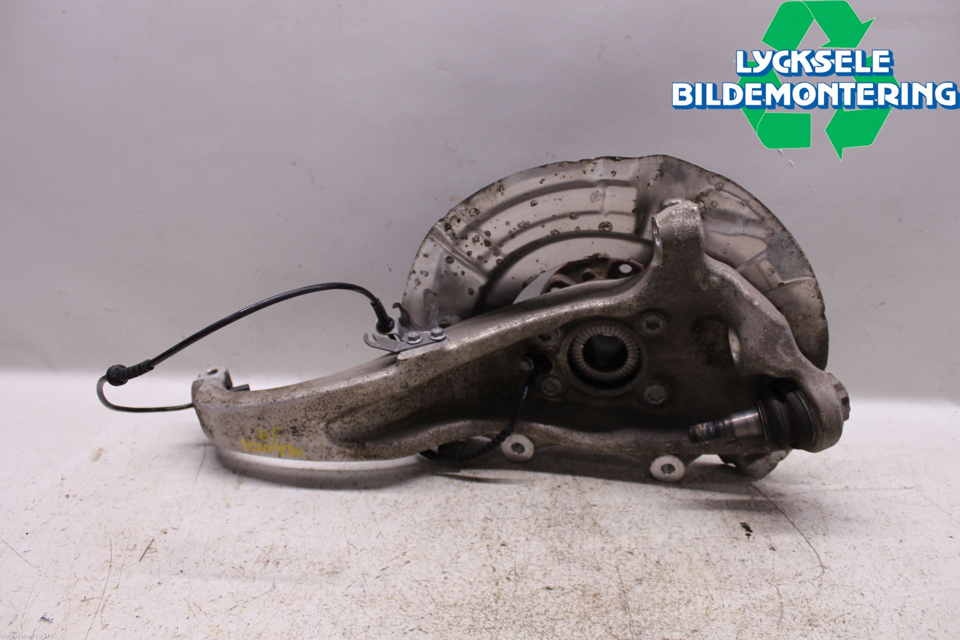 BMW 5 F10/F11/F18 09-17 Styrspindel Lagerhus Vä