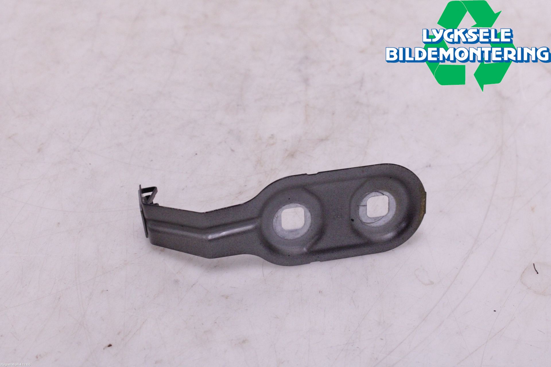 BMW 5 F10/F11/F18 09-17 Skärmfäste Fram Hö
