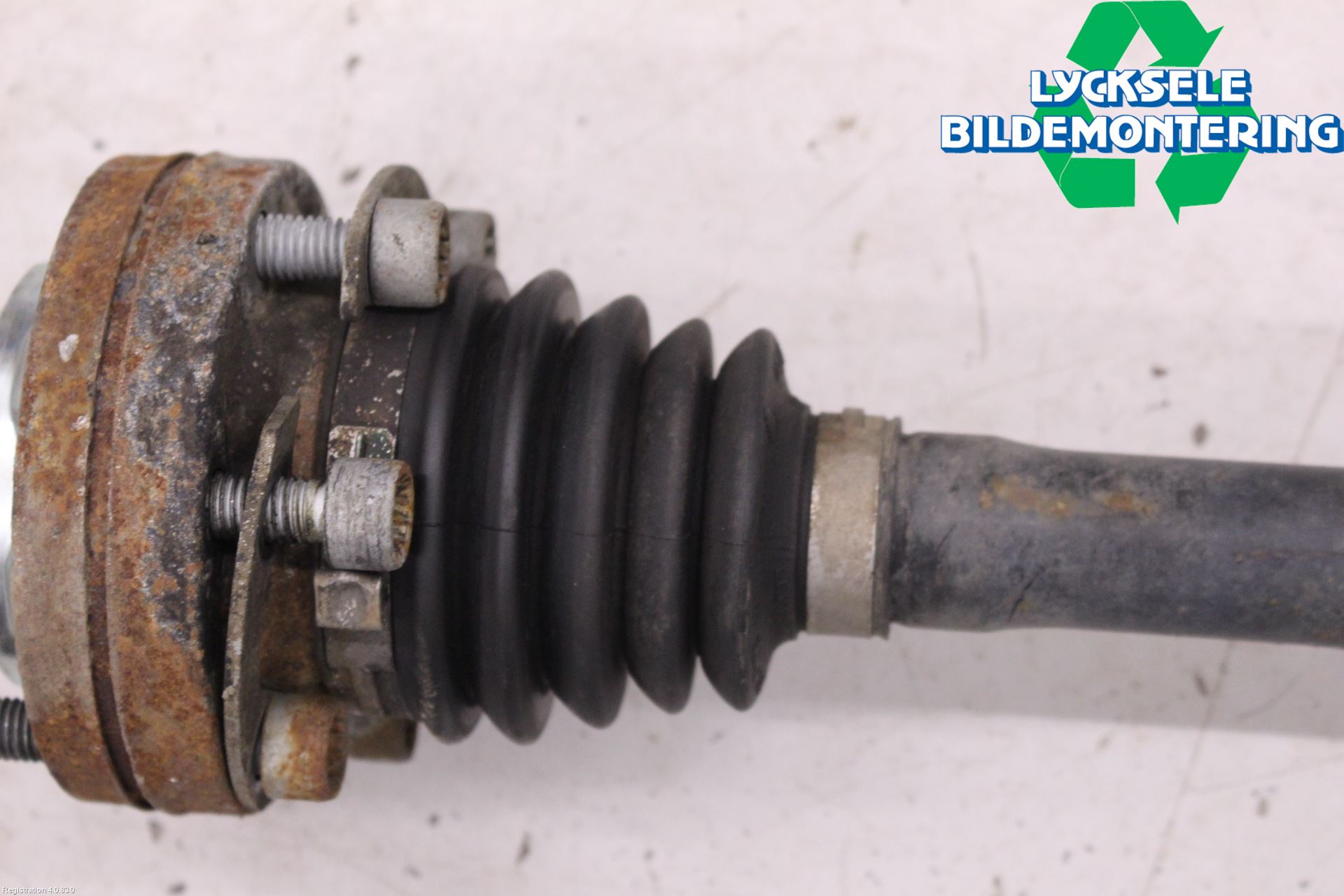 Volkswagen VW TRANSP/CARAVELLE (T5) 04-15 Drivaxel Bak Höger