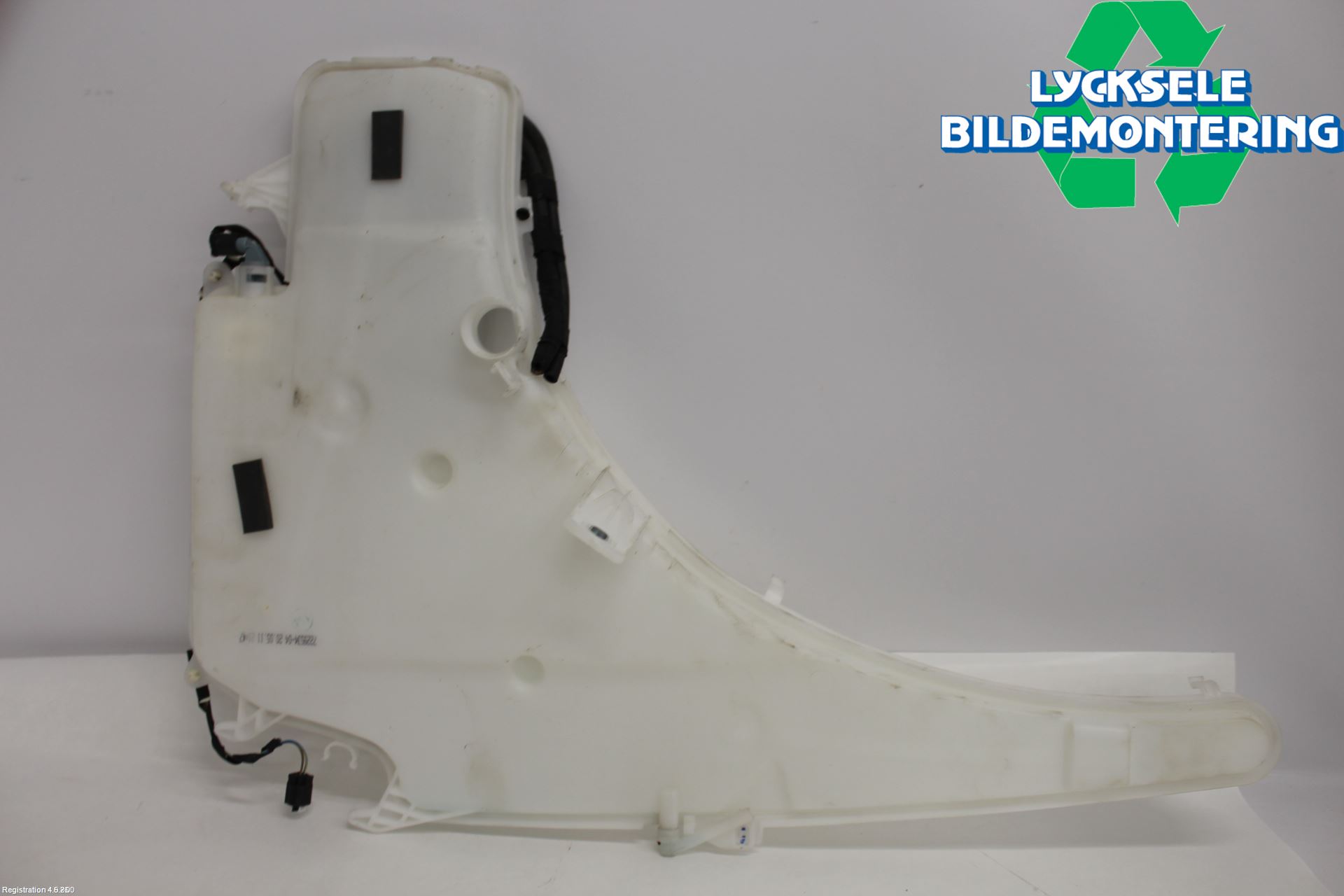 BMW 1 E87/81 5D/3D 03-11 Spolartank Vindruta-Strål