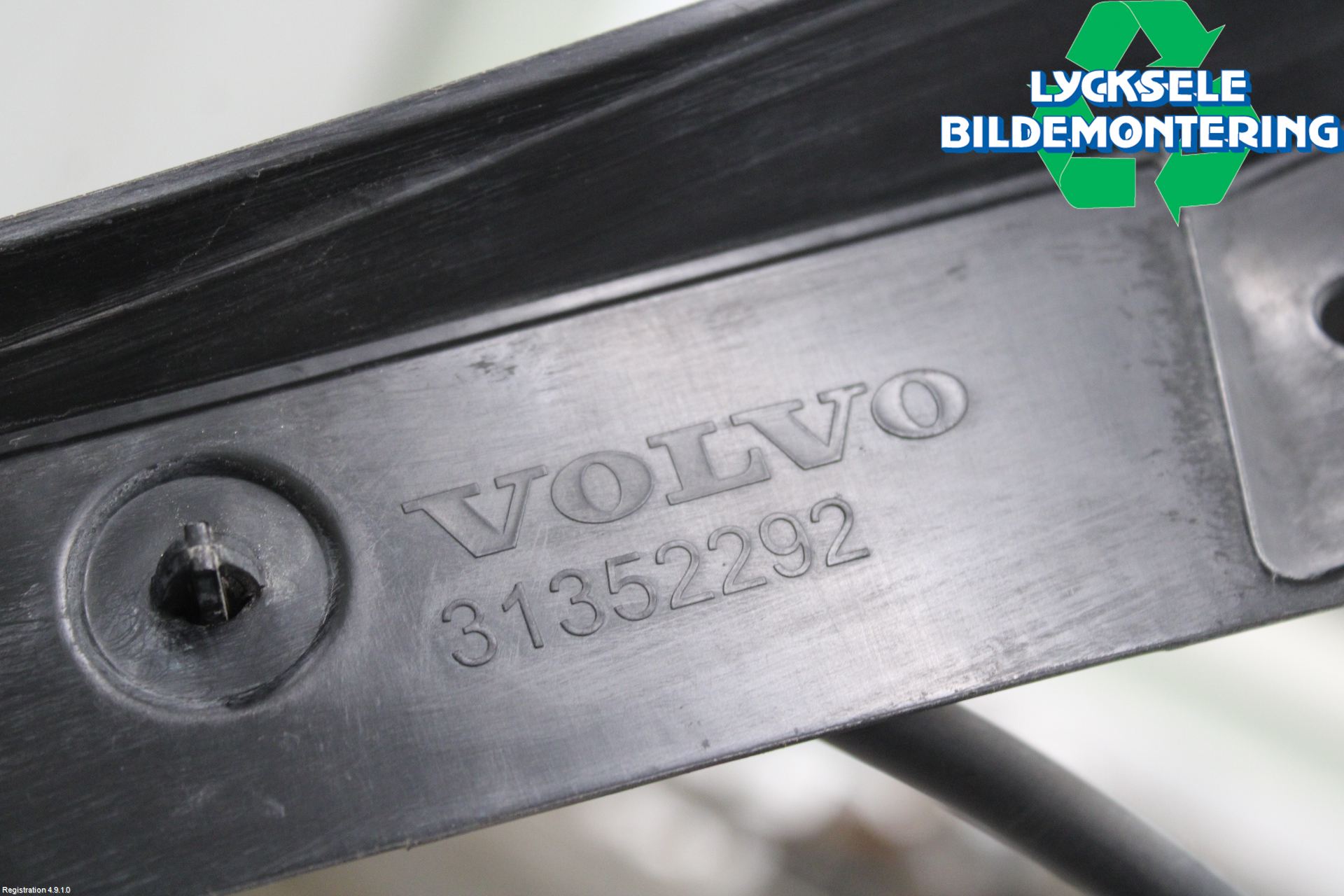 Volvo XC60 14-17 Torpedplåt-Torpedplast