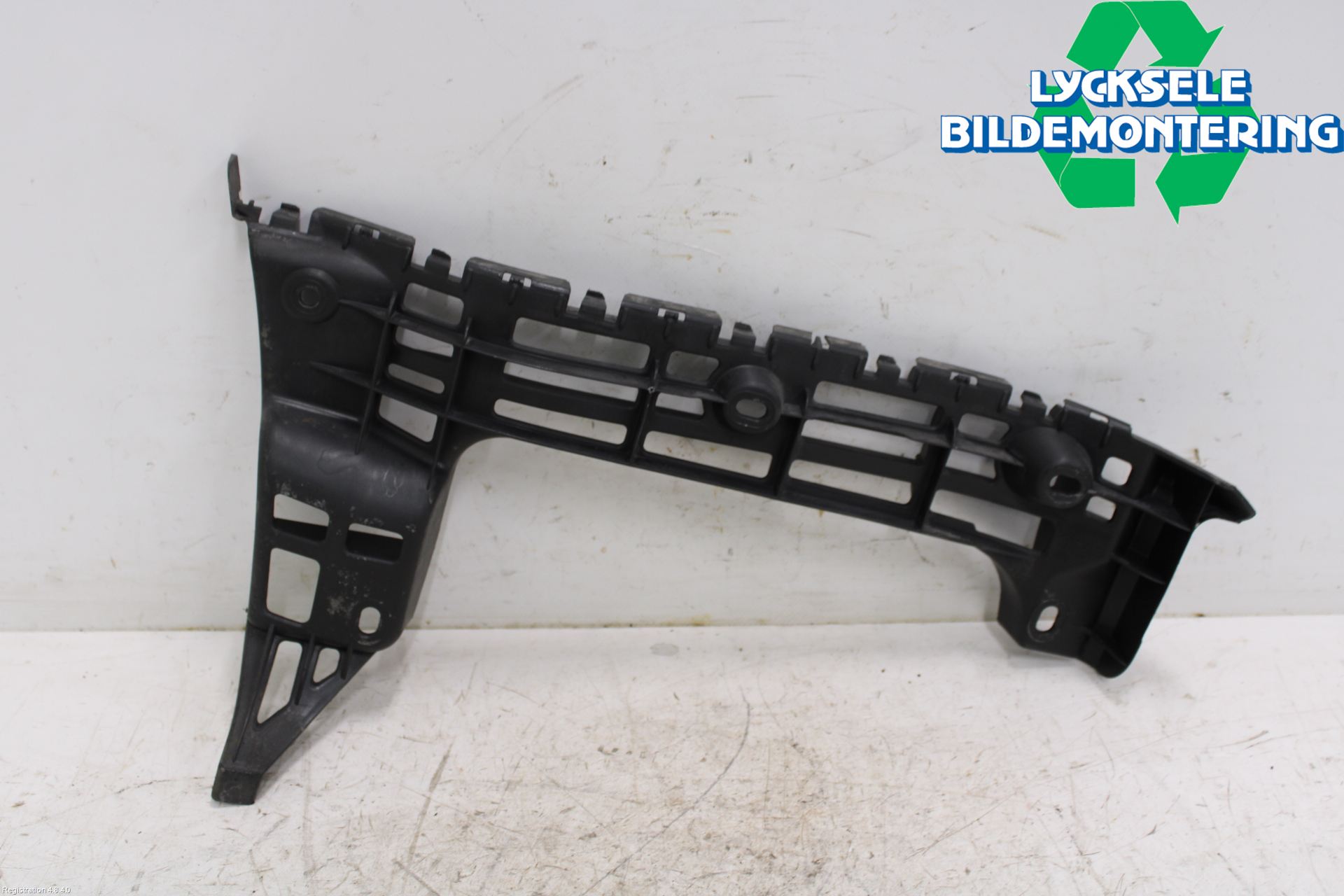 Volkswagen VW CADDY 11-15 Stötfångarfäste Bak Hö