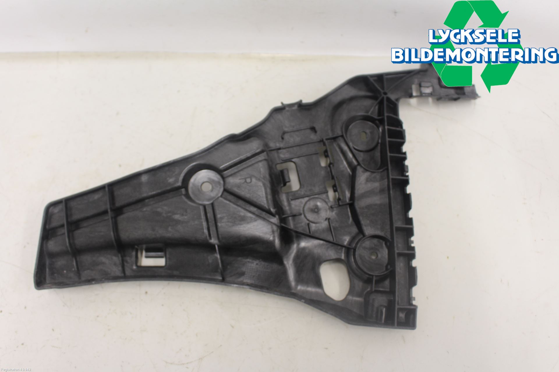 Audi A3/S3 8Y 21- Stötfångarfäste Bak Hö