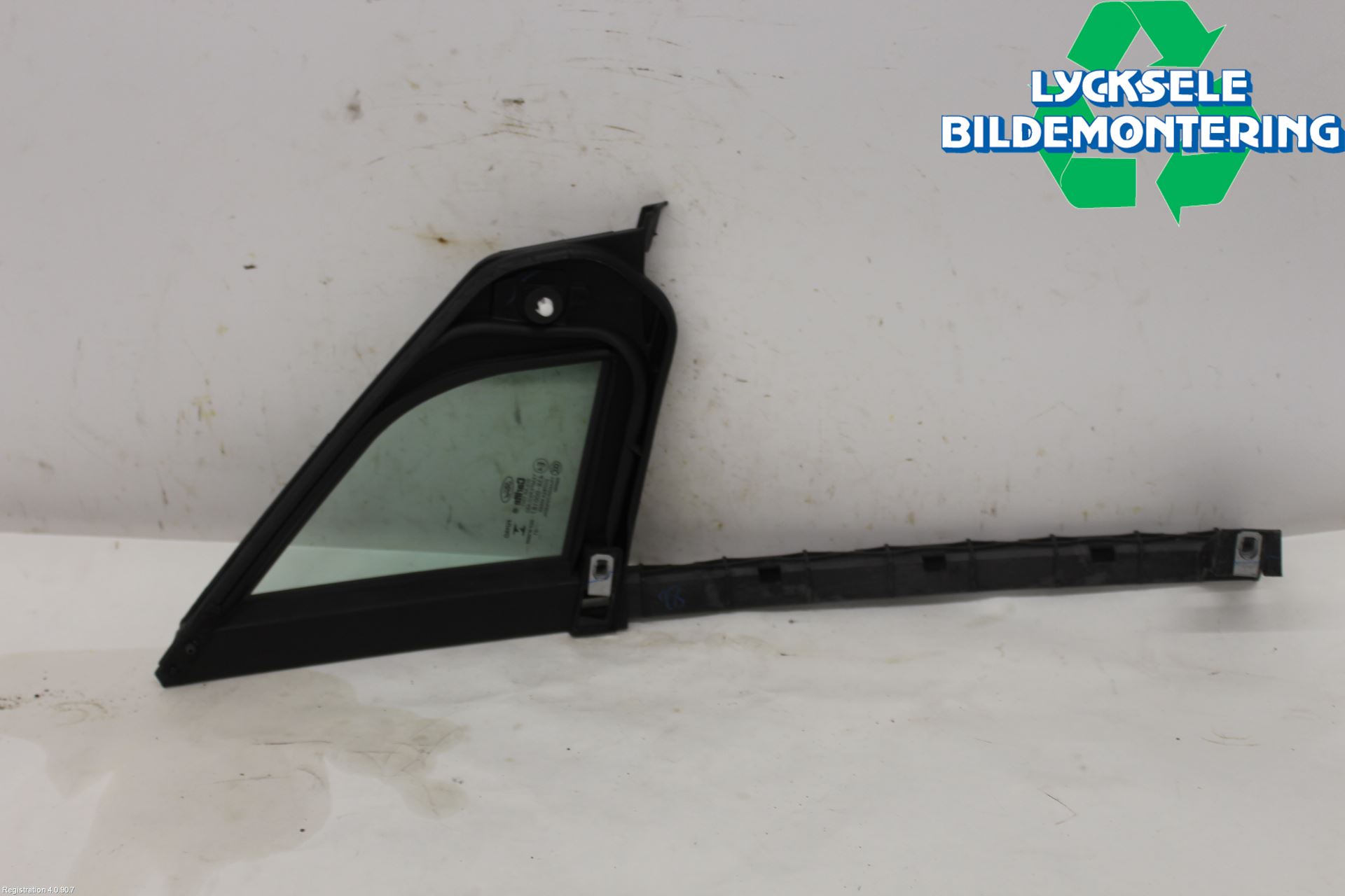 Ford MONDEO 15-22 Dörruta Fram Lilla Vä