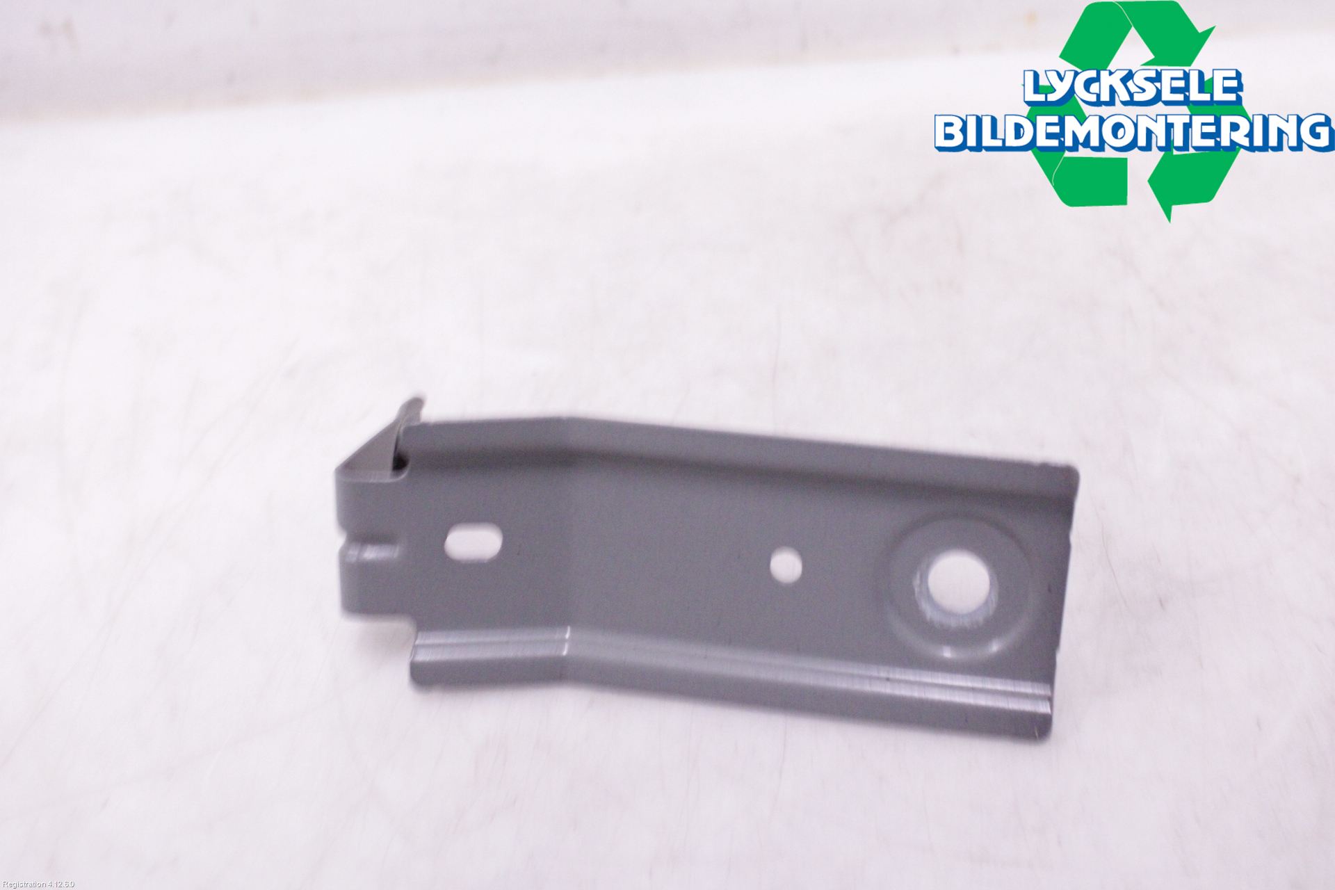 Cupra FORMENTOR 21- Skärmfäste Fram Hö